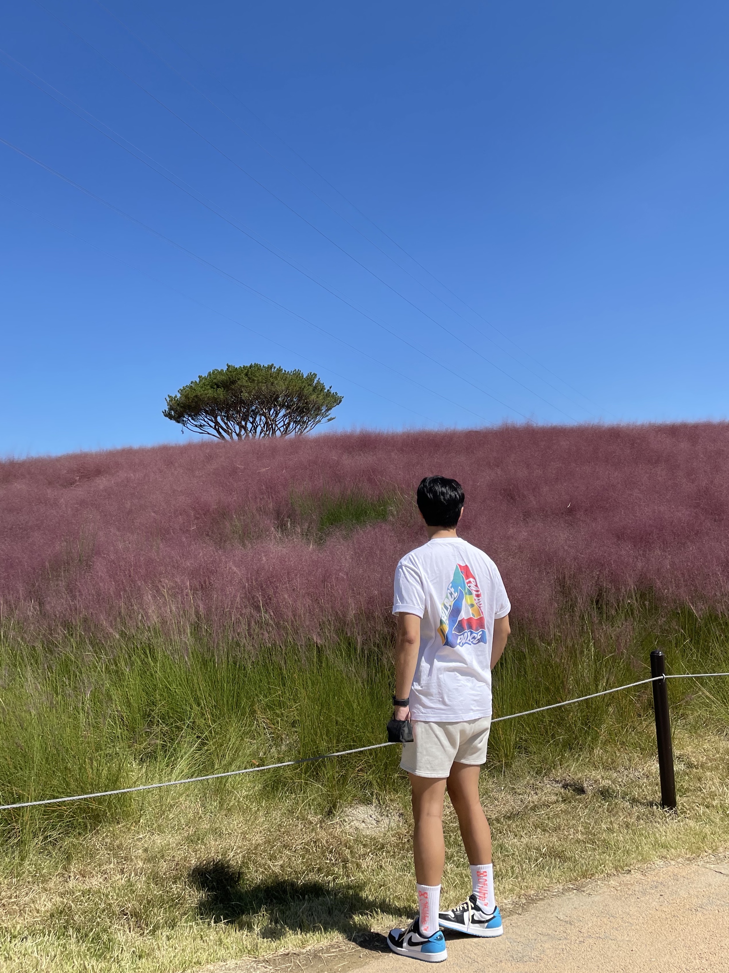 Palace Tri-Visions T-Shirt Blue - 22SS, Nike Air Force 1 '07 LV8 Athletic Club Light Smoke Grey Marina 착용 스타일 - 5