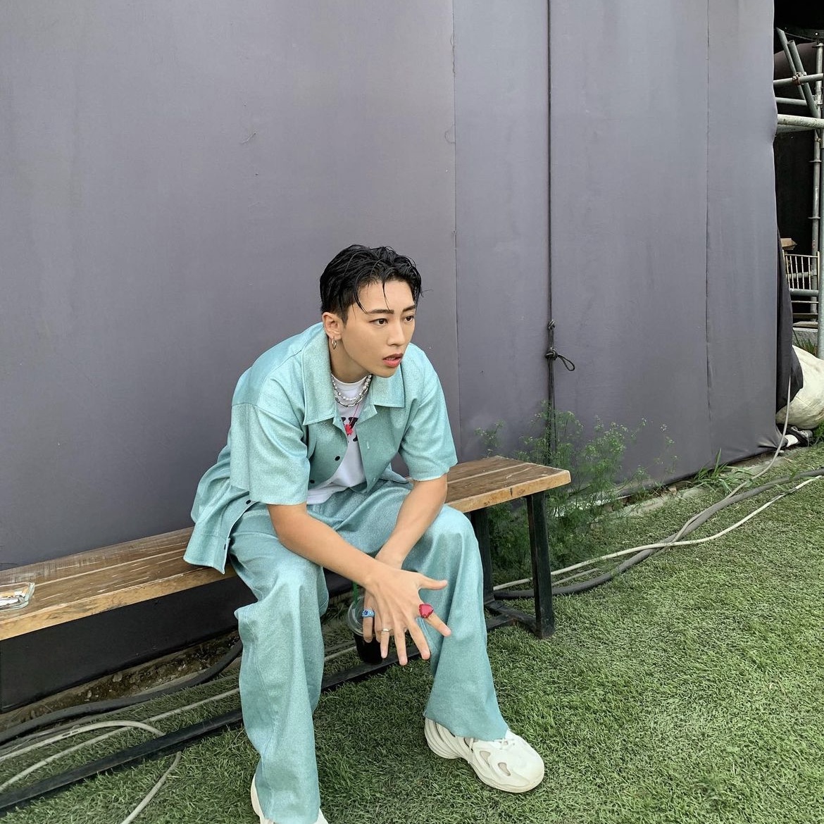Adidas Adifom Q Off White 착용 스타일