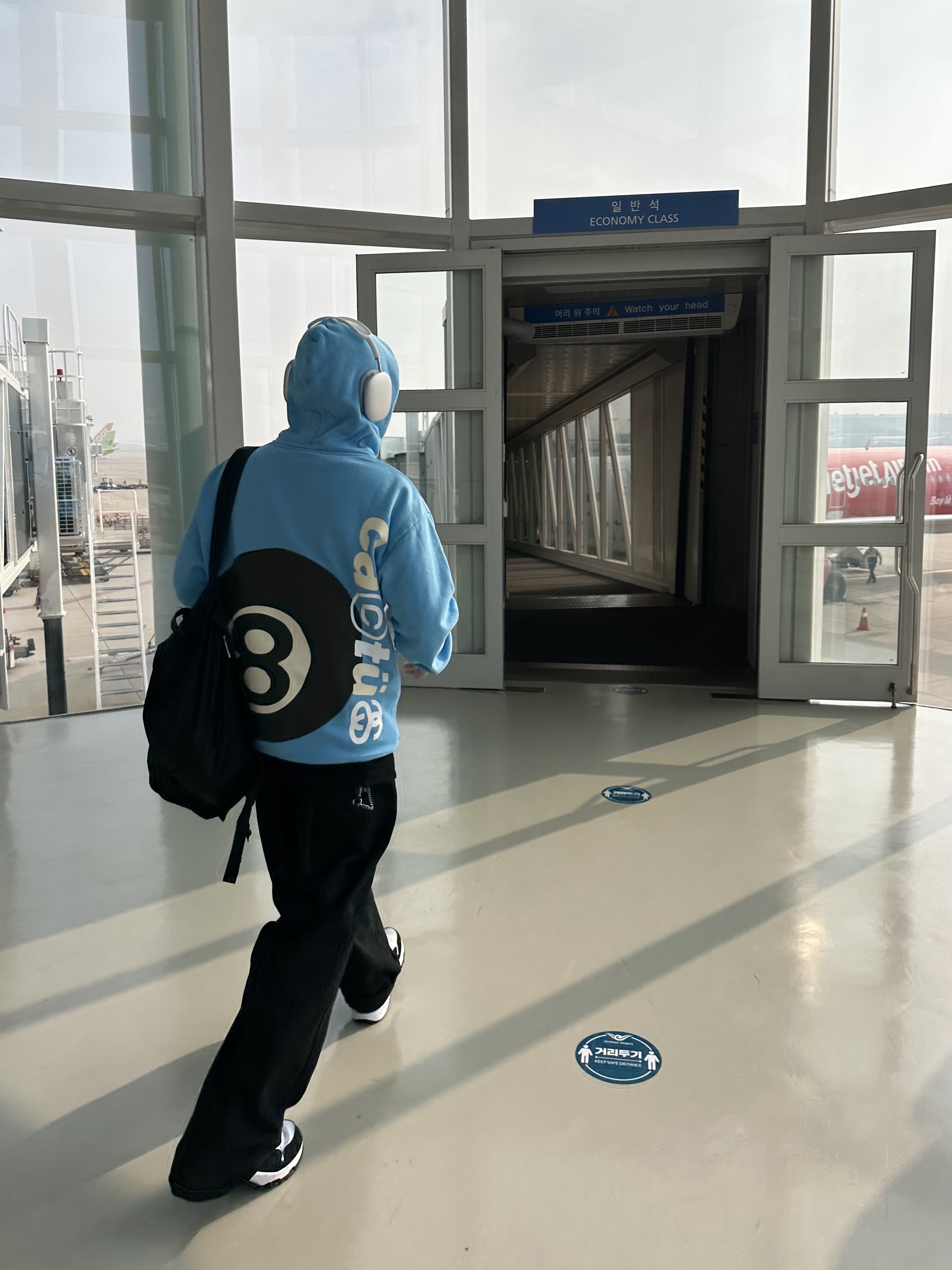 Stussy x Cactus Plant Flea Market 8 Ball Pigment Dyed Hoodie Blue, Apple AirPods Max Lightning Silver (Korean Ver.) 착용 스타일 - 1