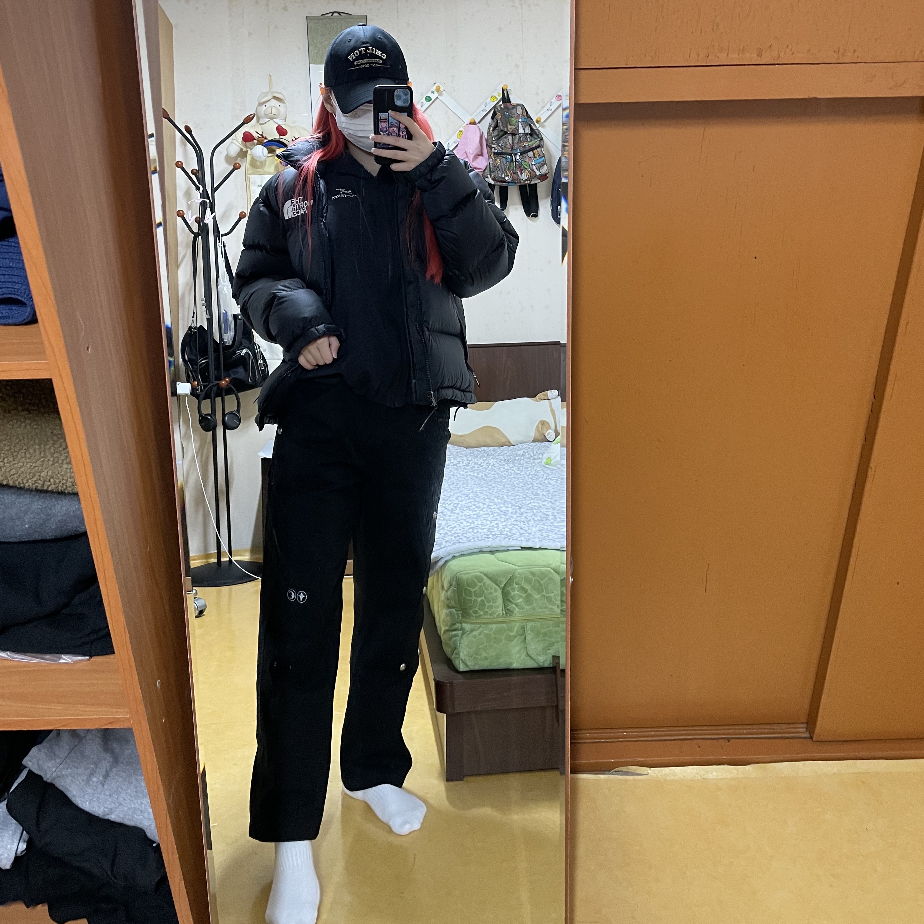 The North Face 1996 Eco Nuptse Jacket Black, Arc'teryx Squamish Hoody Black 착용 스타일