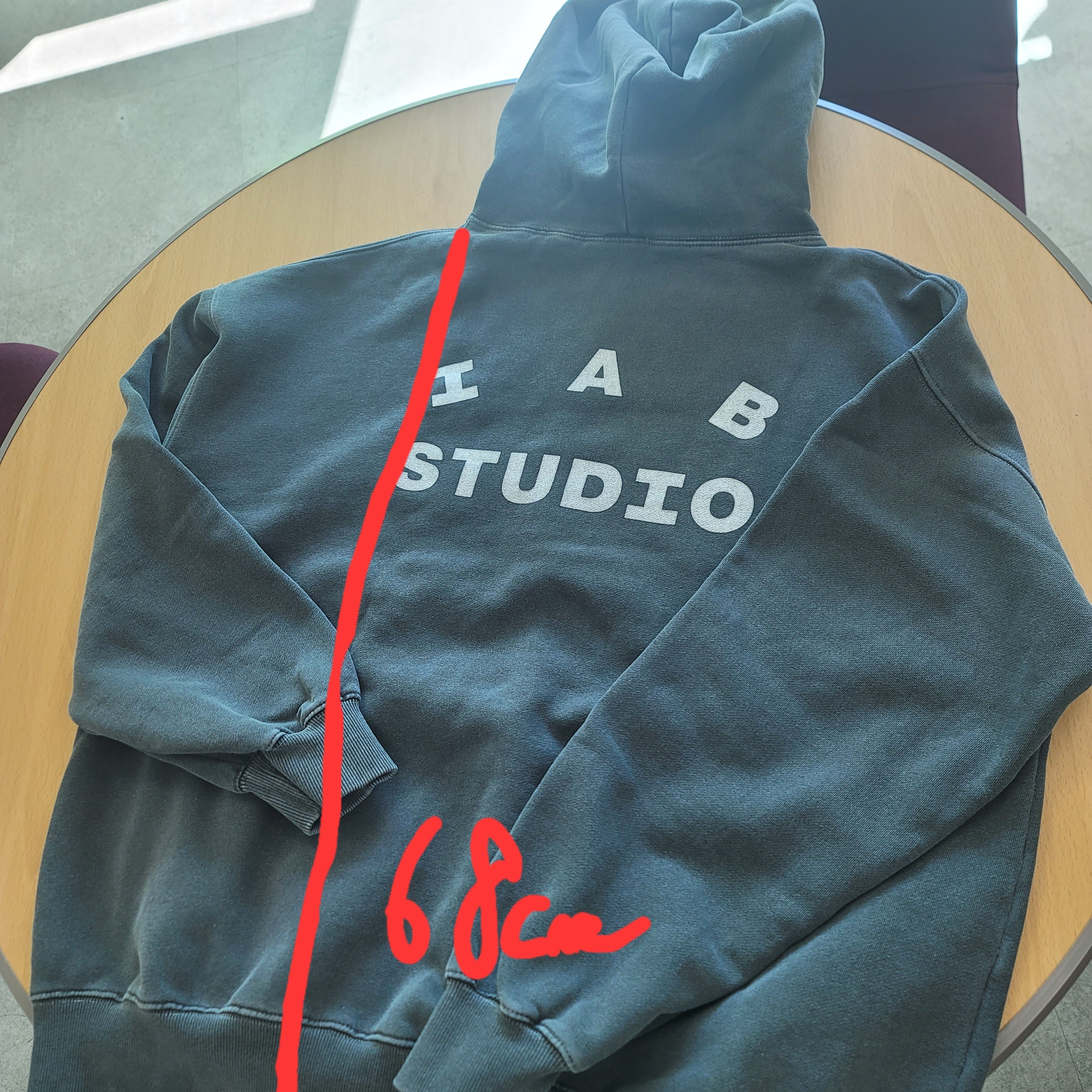 IAB Studio Pigment Hoodie & Sack Black 착용 스타일 - 4