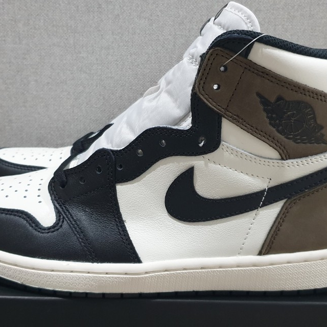 Jordan 1 Retro High OG Black Mocha 착용 스타일