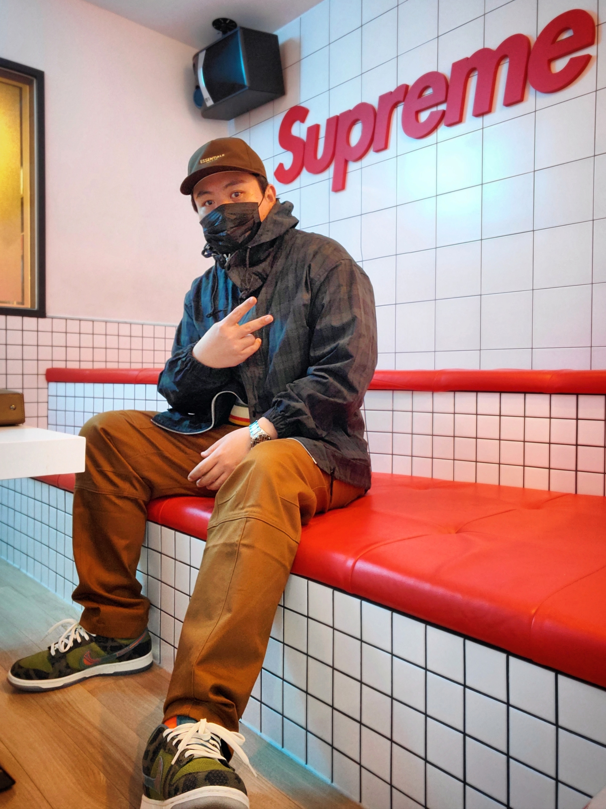 Nike Dunk Low Premium Siempre Familia, Essentials x New Era Retro Crown Strapback Brown 착용 스타일