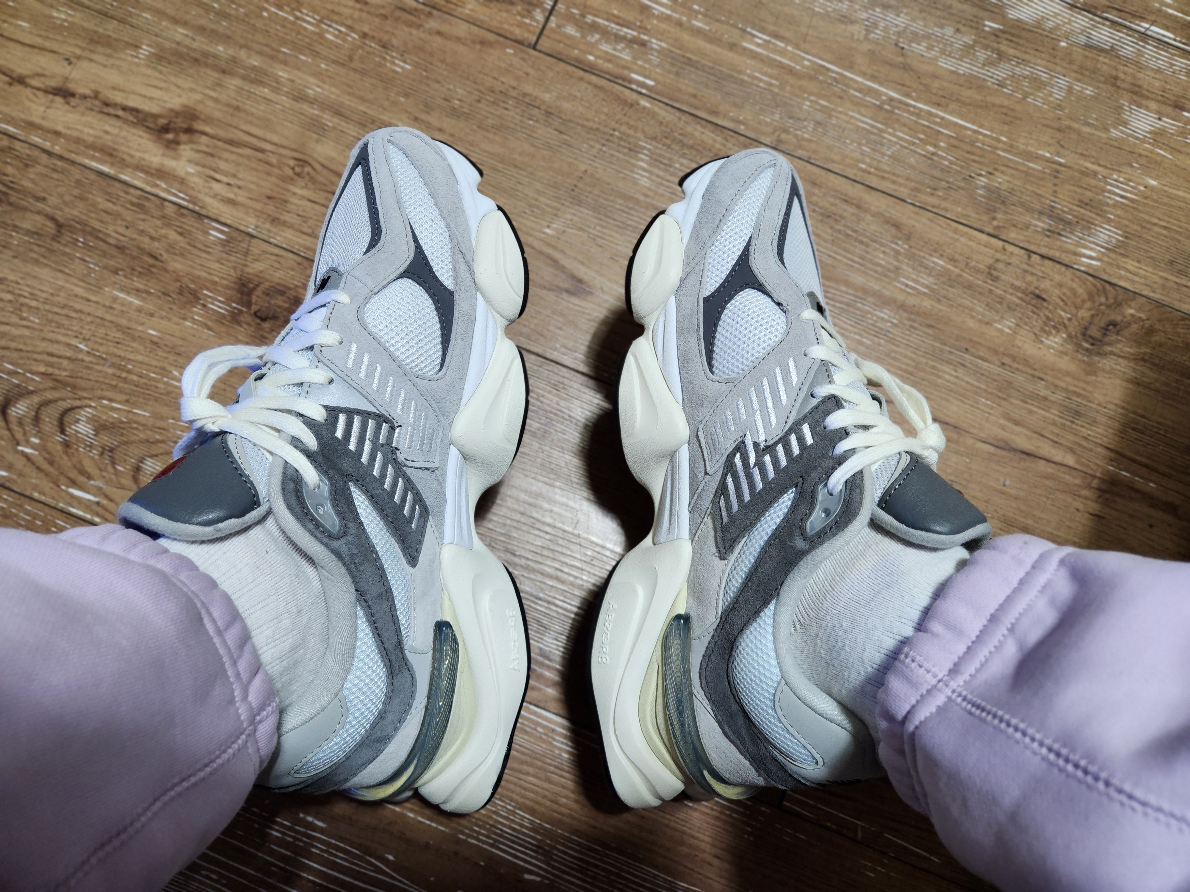 New Balance 9060 Rain Cloud Castlerock, Nike NRG Solo Swoosh Fleece Pants Doll - US/EU 착용 스타일 - 3