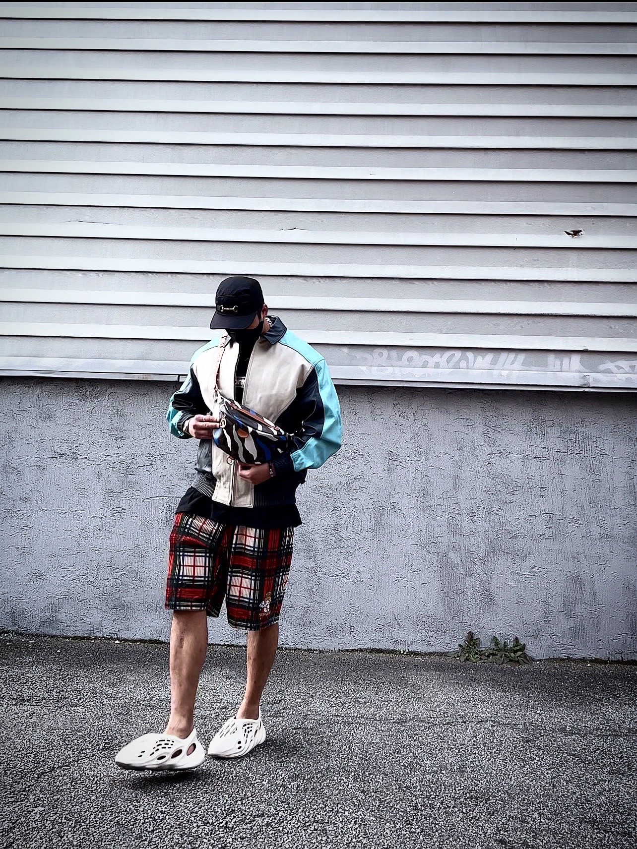 Supreme x Burberry Box Logo T-Shirt Black - 22SS, Supreme Corduroy Shorts Plaid - 22SS 착용 스타일 - 1