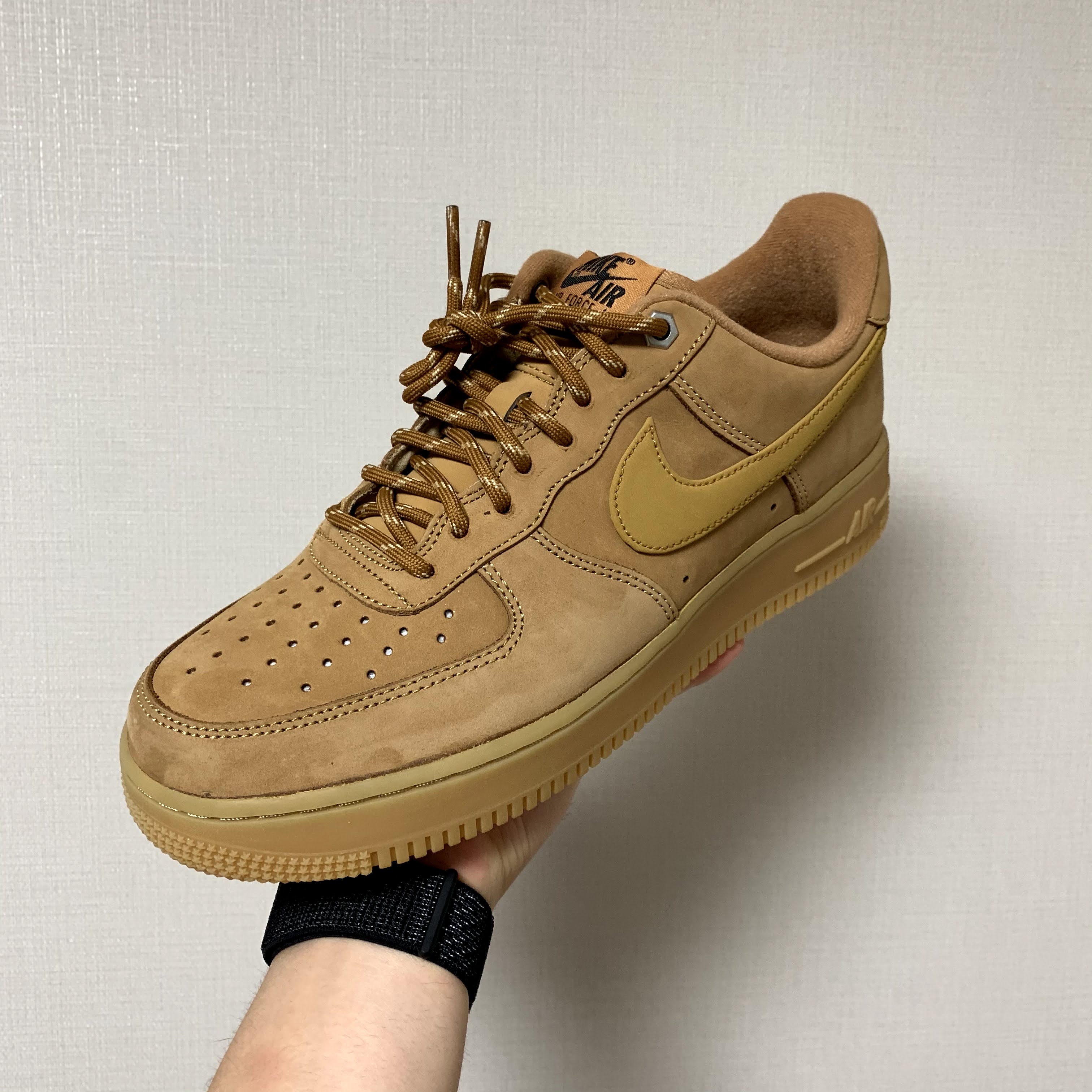 Nike Air Force 1 '07 WB Flax 착용 스타일
