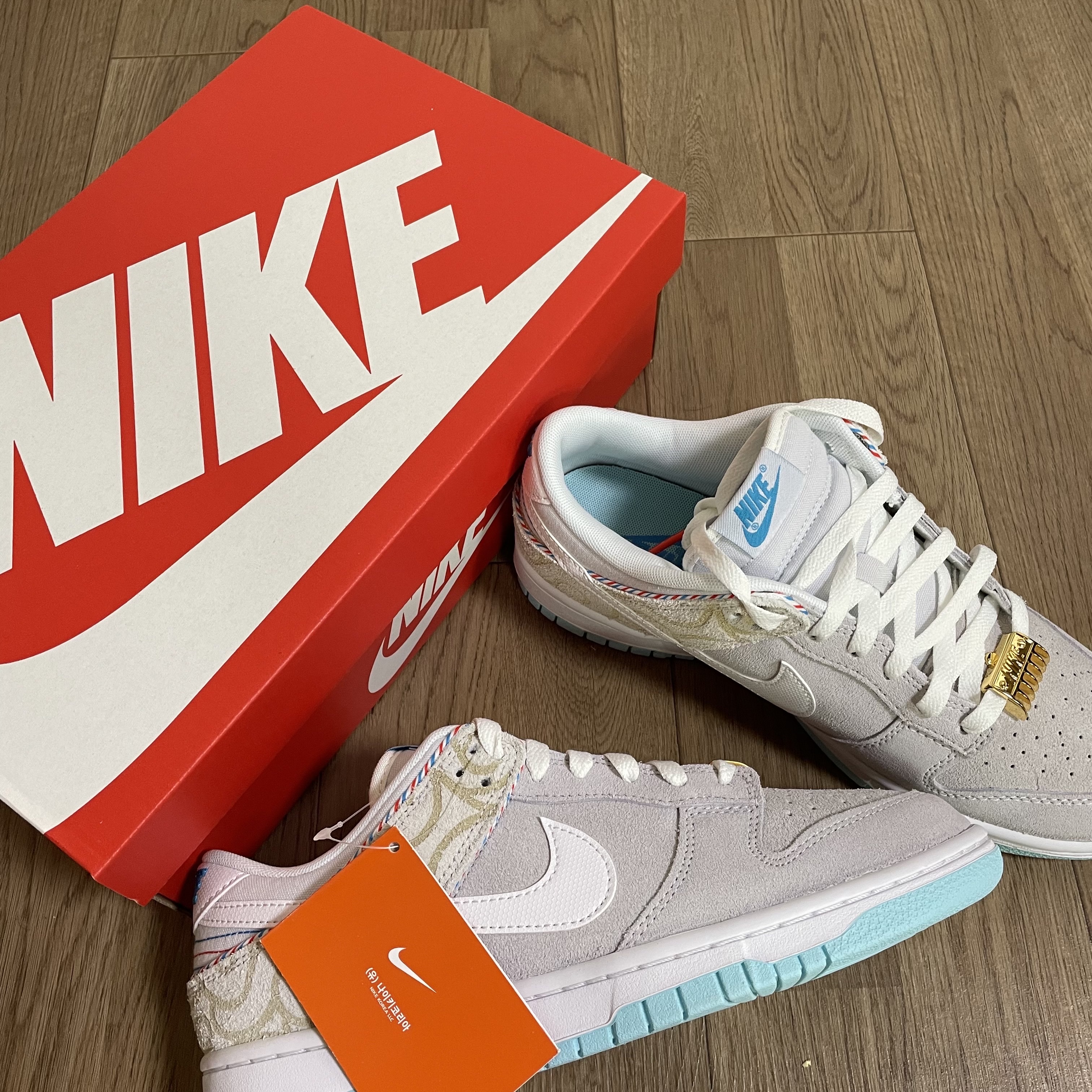Nike Dunk Low Retro SE Barber Shop Grey 착용 스타일