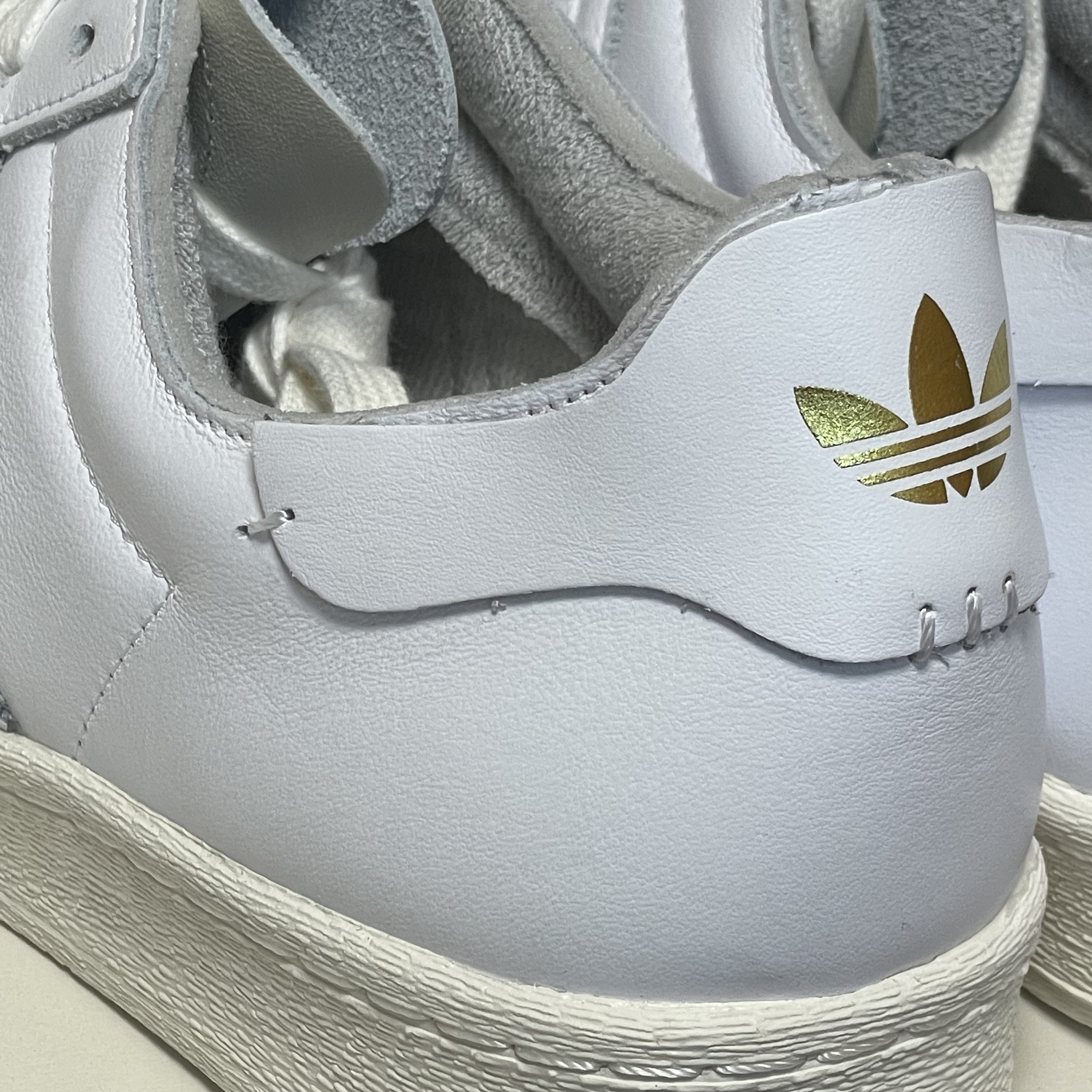 Adidas Superstar 82 Cloud White Off White 착용 스타일 - 4