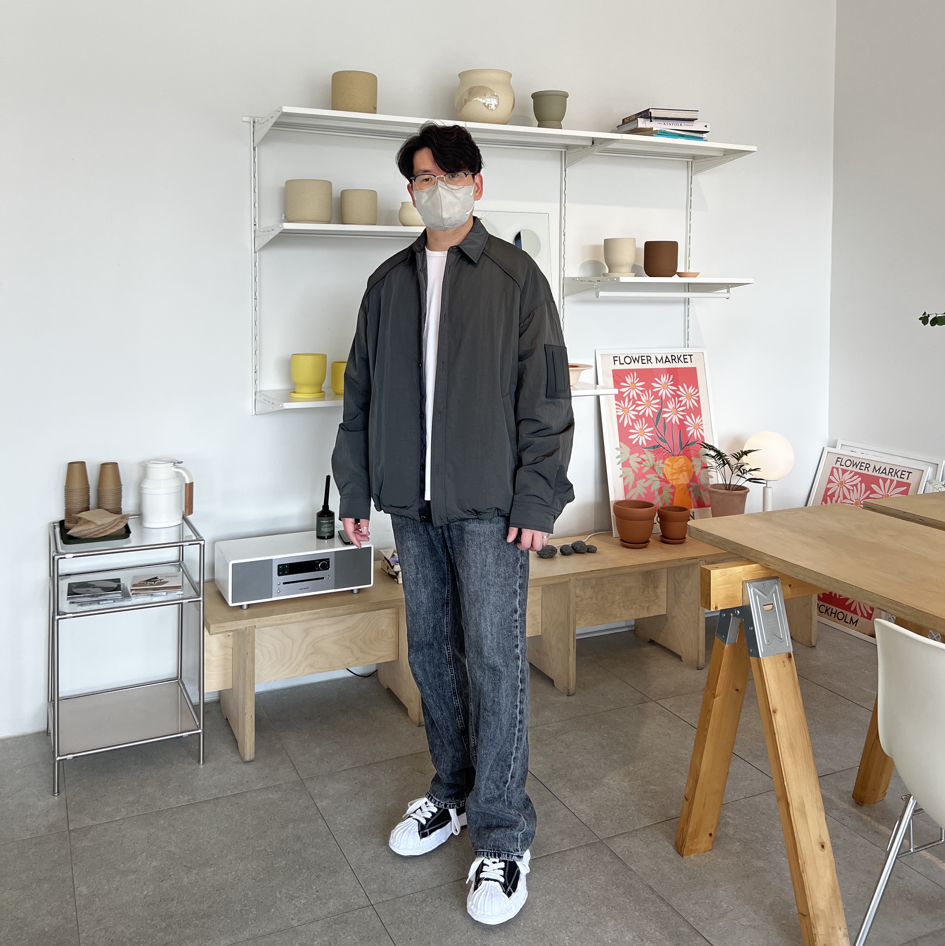 Maison Mihara Yasuhiro Blakey OG Sole Canvas Low-top Sneakers Black White 착용 스타일 - 2