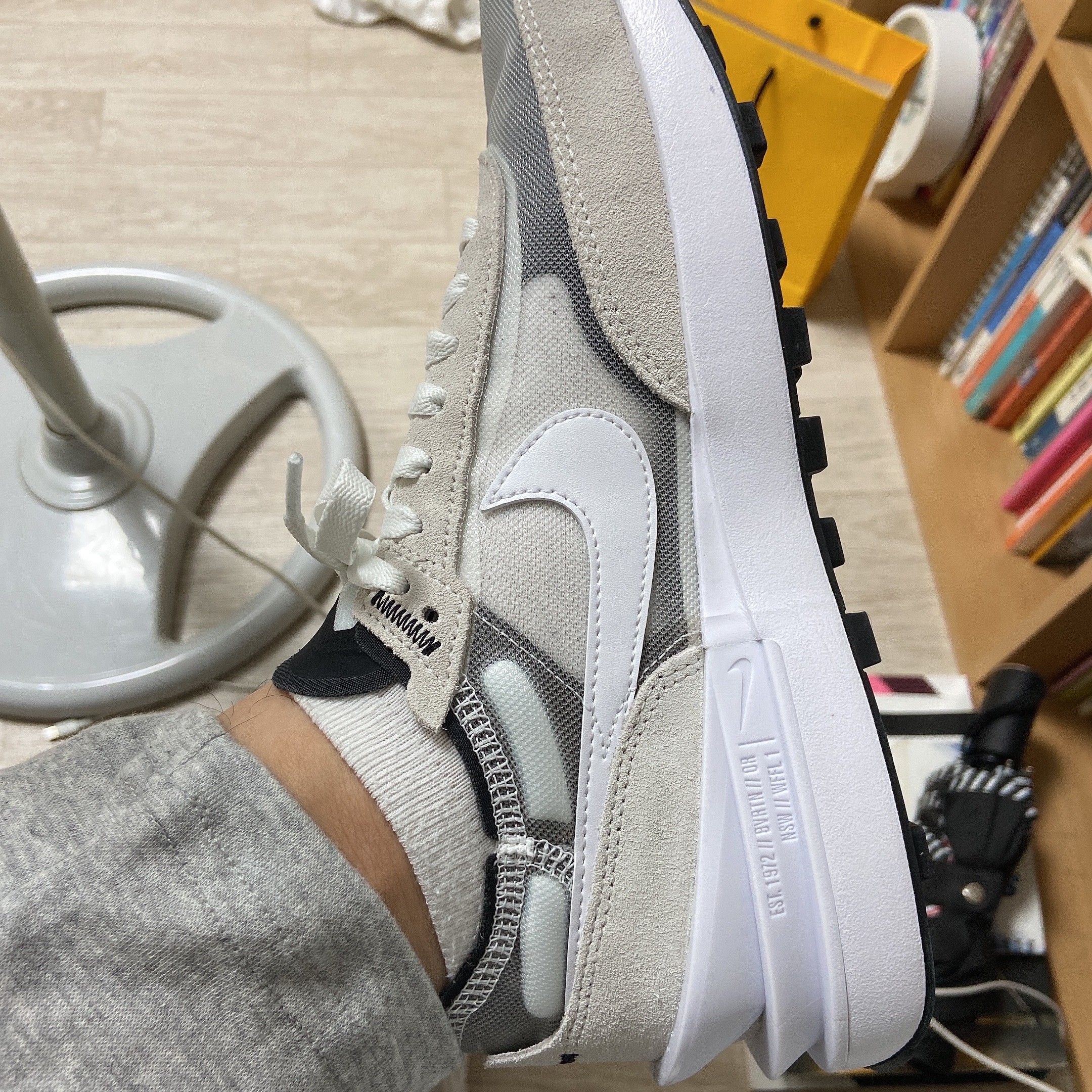 Nike Waffle One Infinite Lilac 착용 스타일