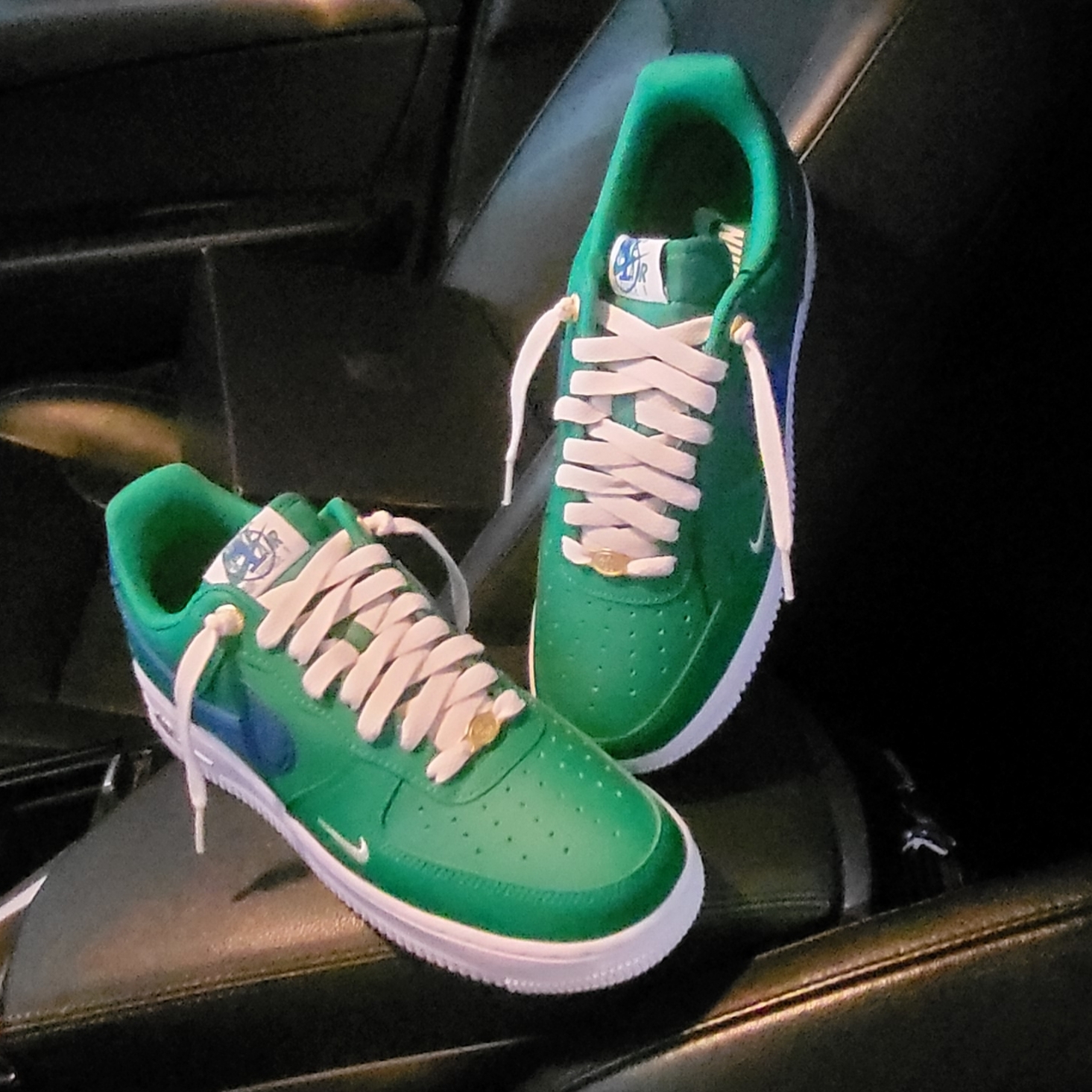 Nike Air Force 1 '07 LV8 40th Anniversary Join Forces Malachite Blue Jay 착용 스타일 - 1