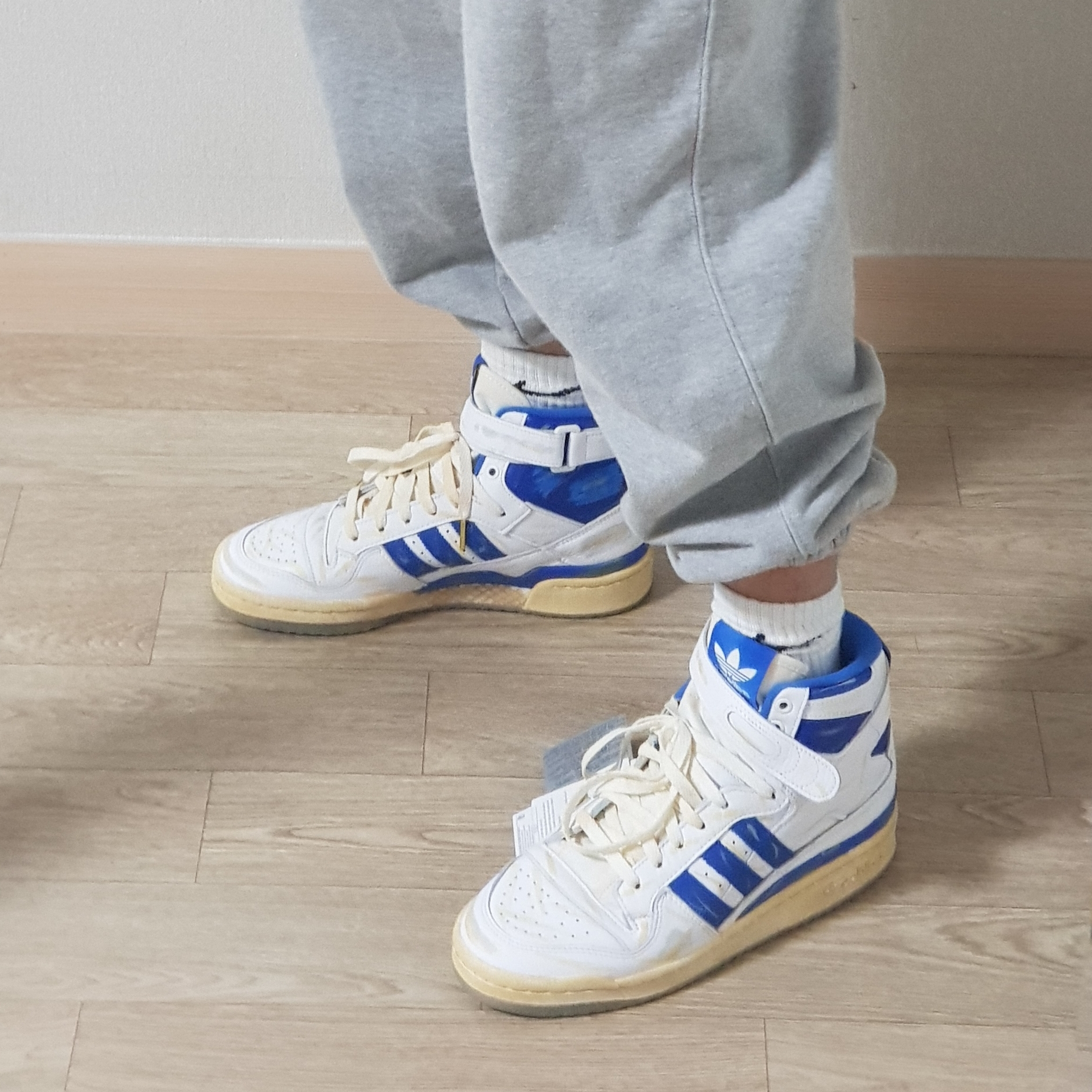 Adidas Forum 84 High AEC Blue 착용 스타일 - 4