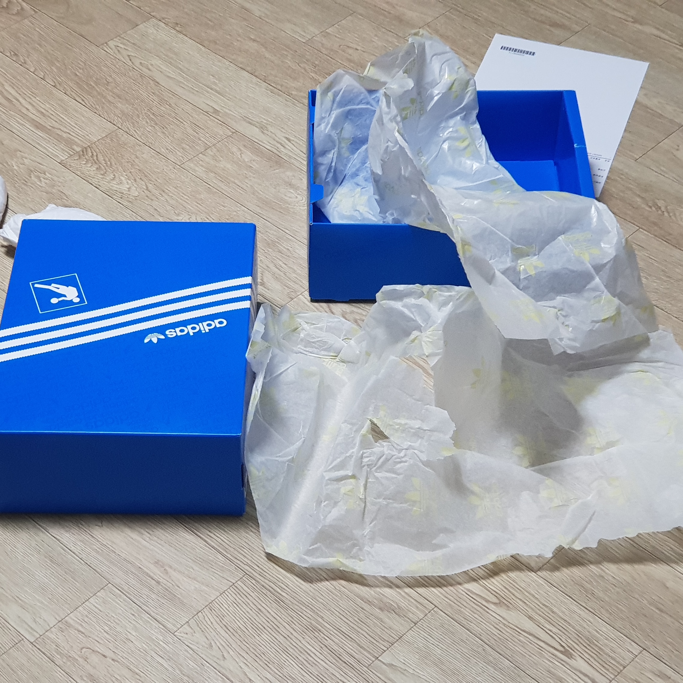 Adidas Forum 84 High AEC Blue 착용 스타일 - 5