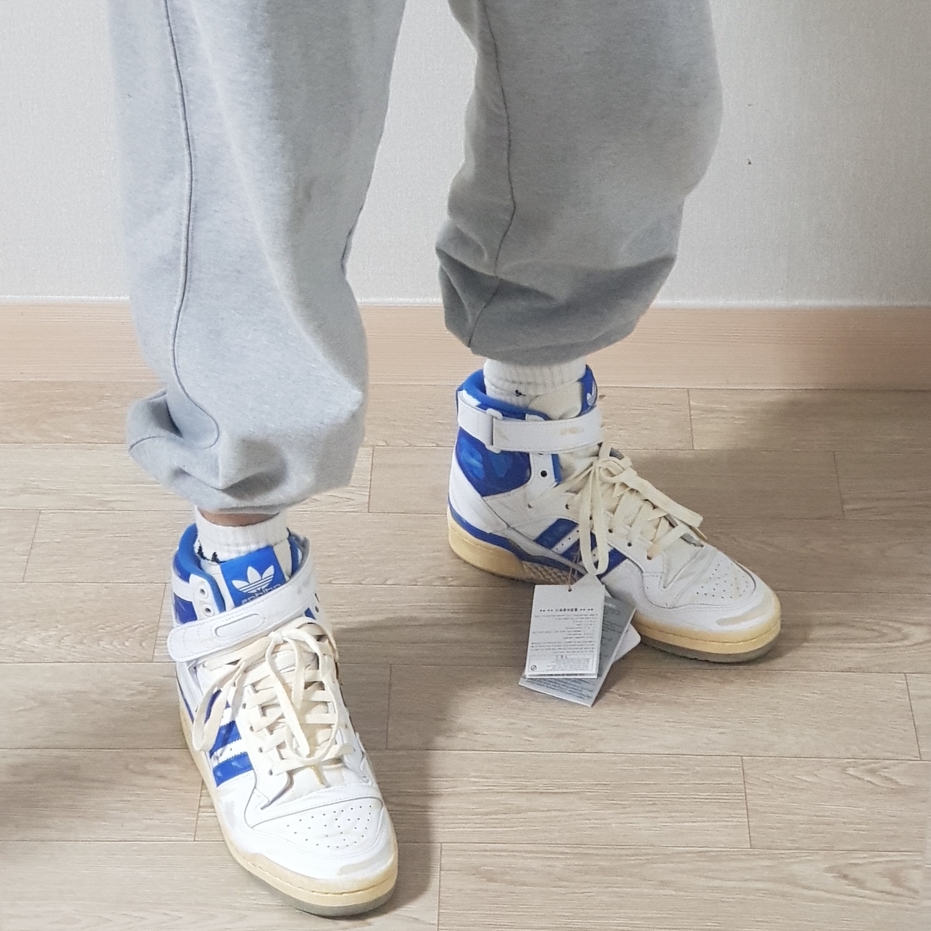 Adidas Forum 84 High AEC Blue 착용 스타일 - 3