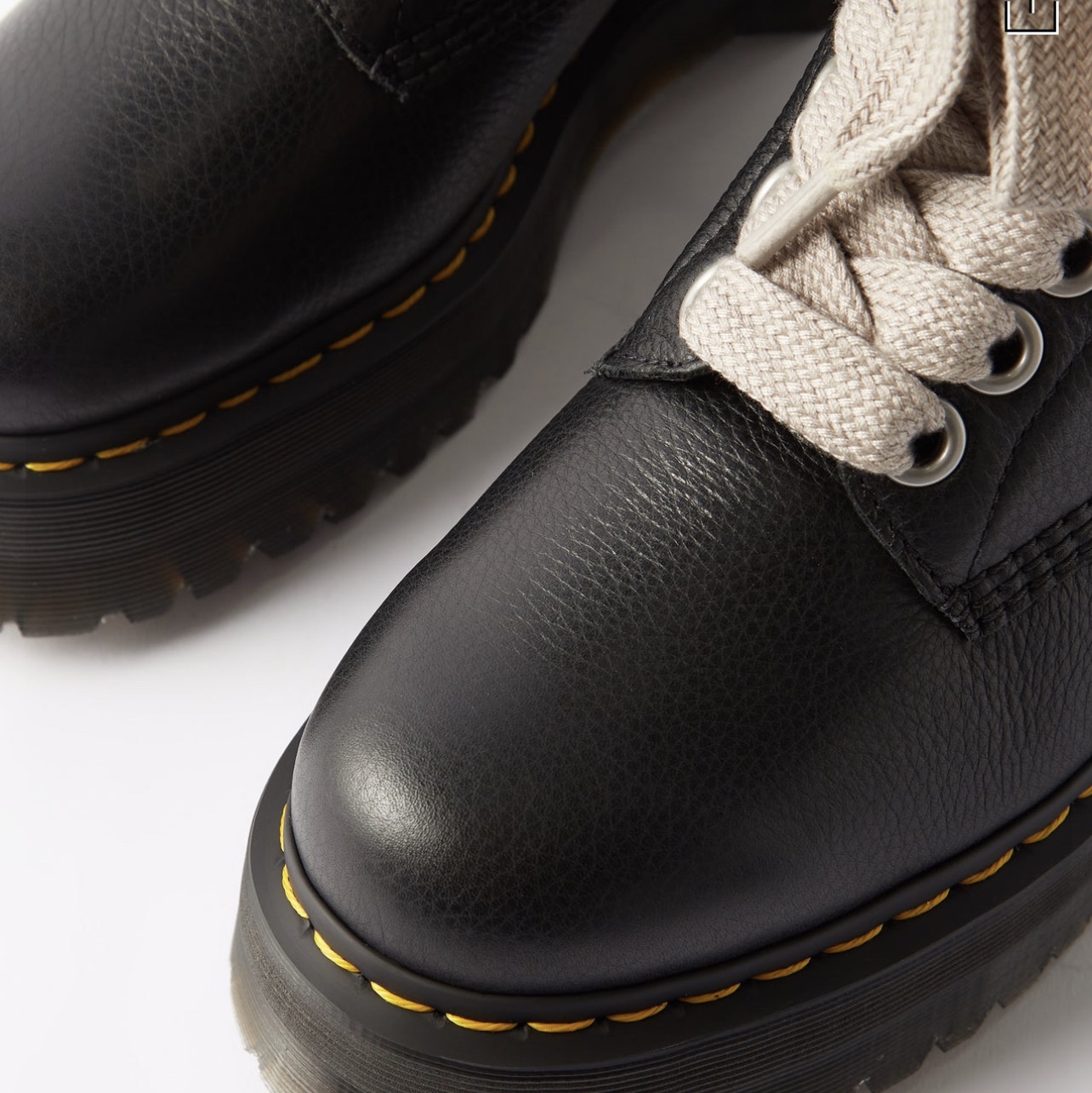 Dr. Martens x Rick Owens 1460 RO Quad 착용 스타일 - 2