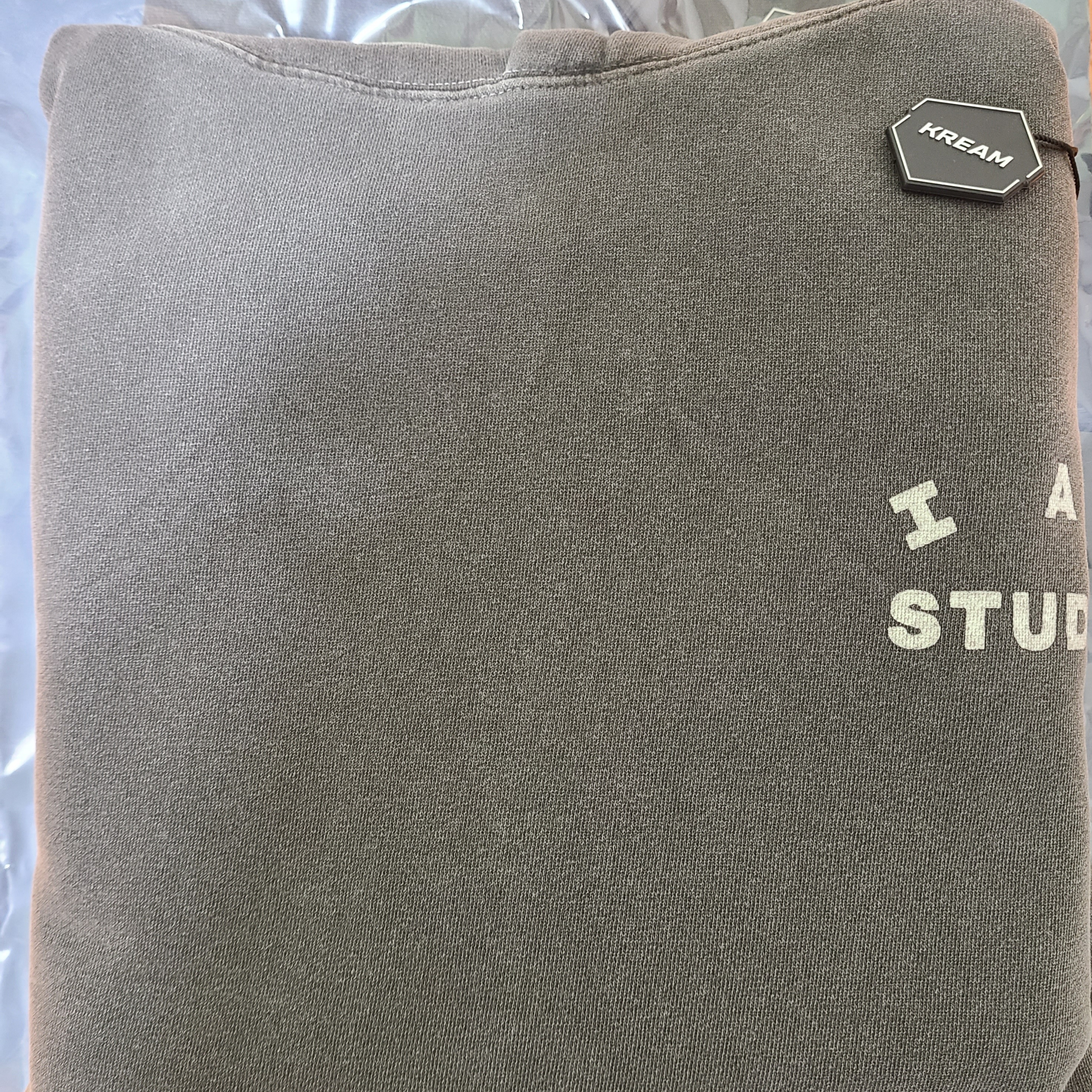 IAB Studio Pigment Hoodie Black 착용 스타일