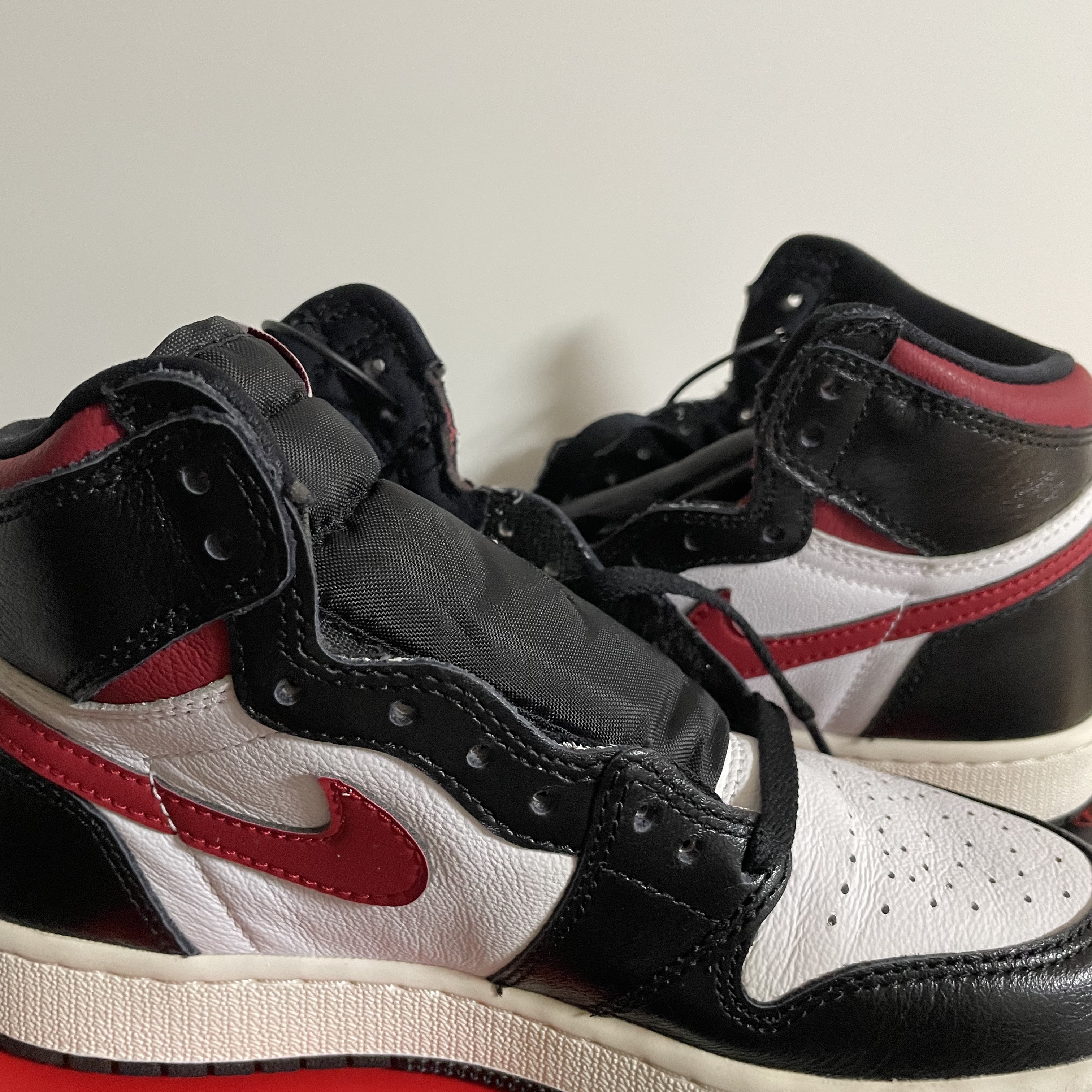 Jordan 1 Retro High OG Gym Red, (GS) Jordan 1 Retro High OG Gym Red 착용 스타일 - 2