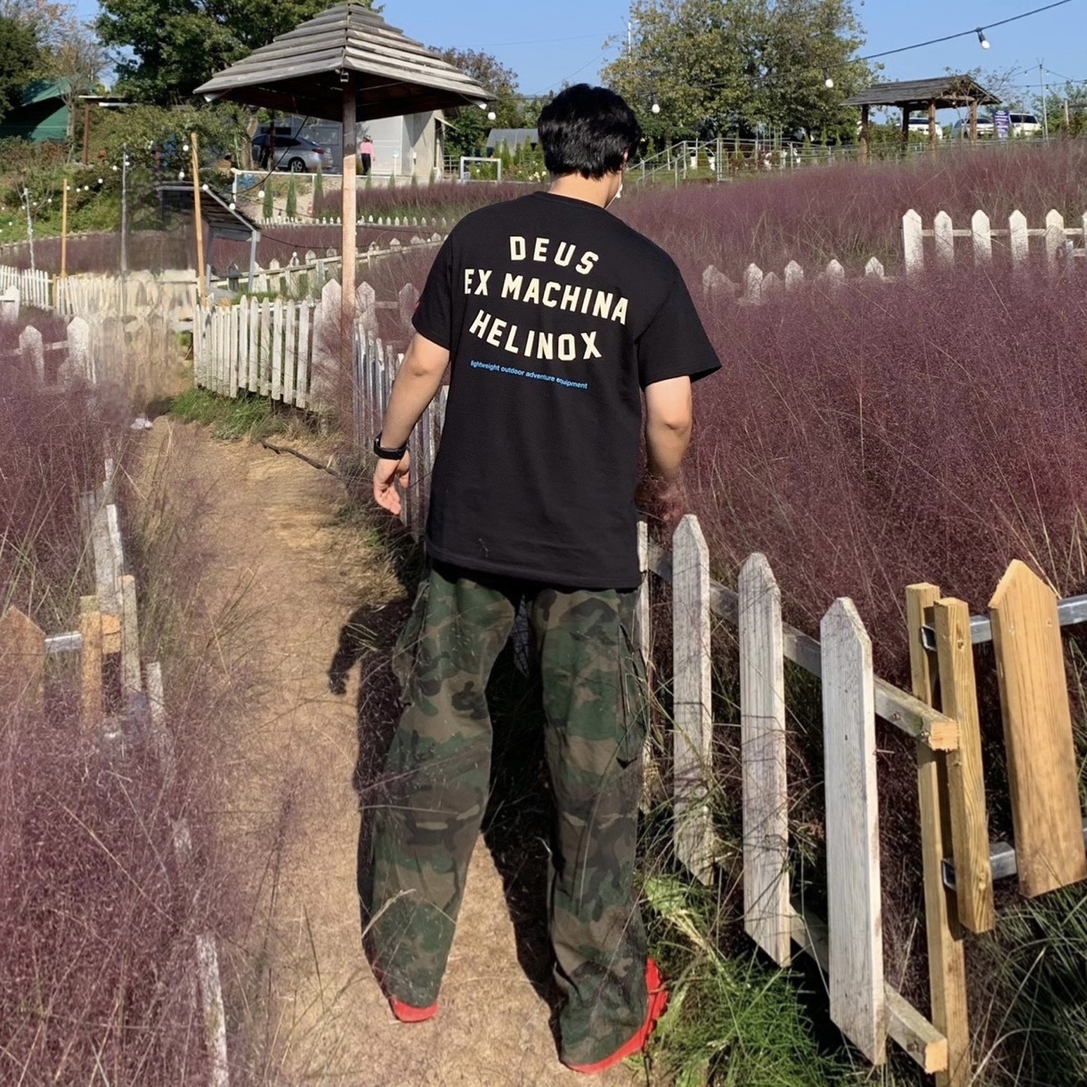 Helinox x Deus Ex Machina T-Shirt Black, Nike Air Force 1 '07 LV8 Low 1 Triple Red 착용 스타일