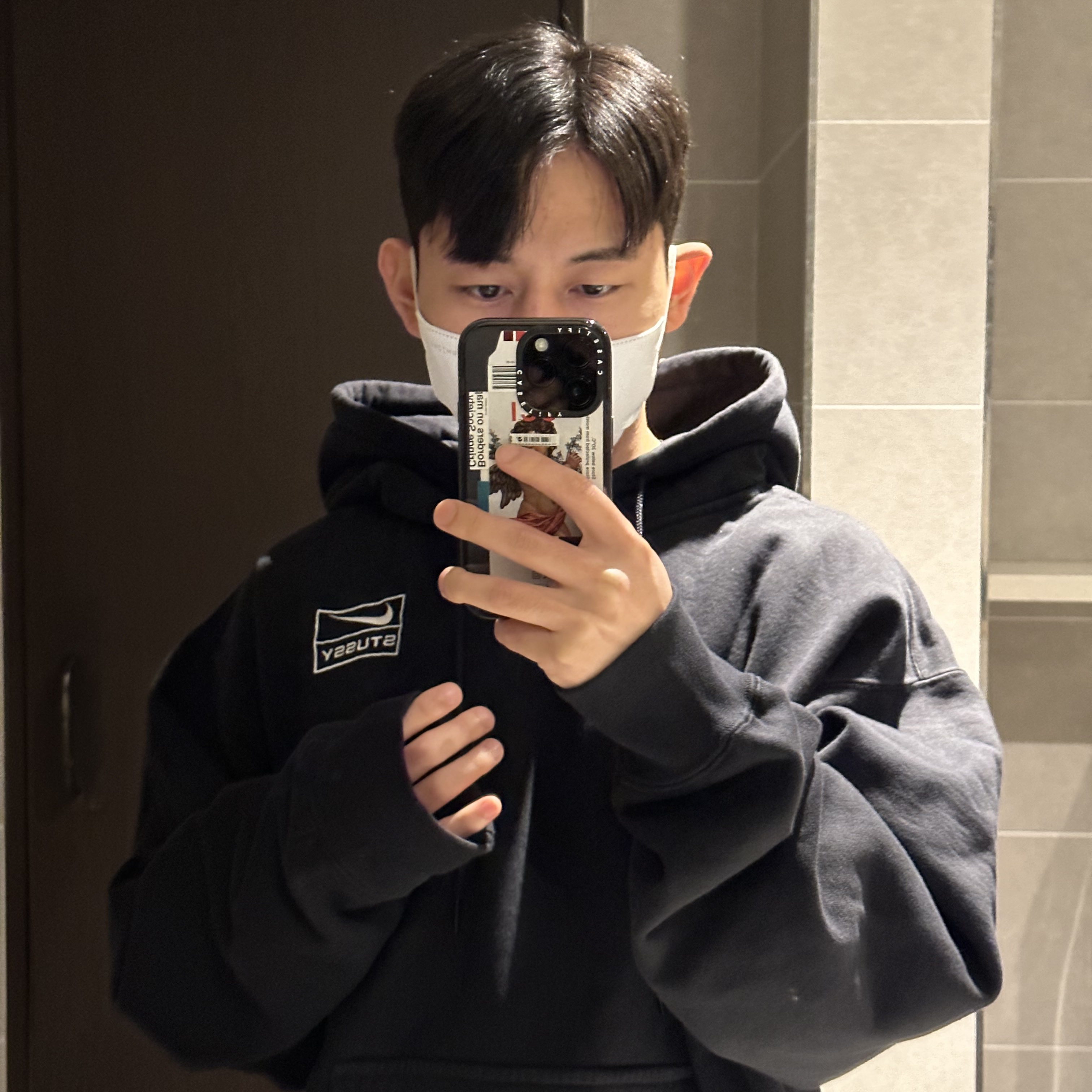 Apple iPhone 14 Pro 128GB Space Black (Korean Ver.), Nike x Stussy NRG RA Washed Pullover Hoodie Black (DN4028-010) 착용 스타일