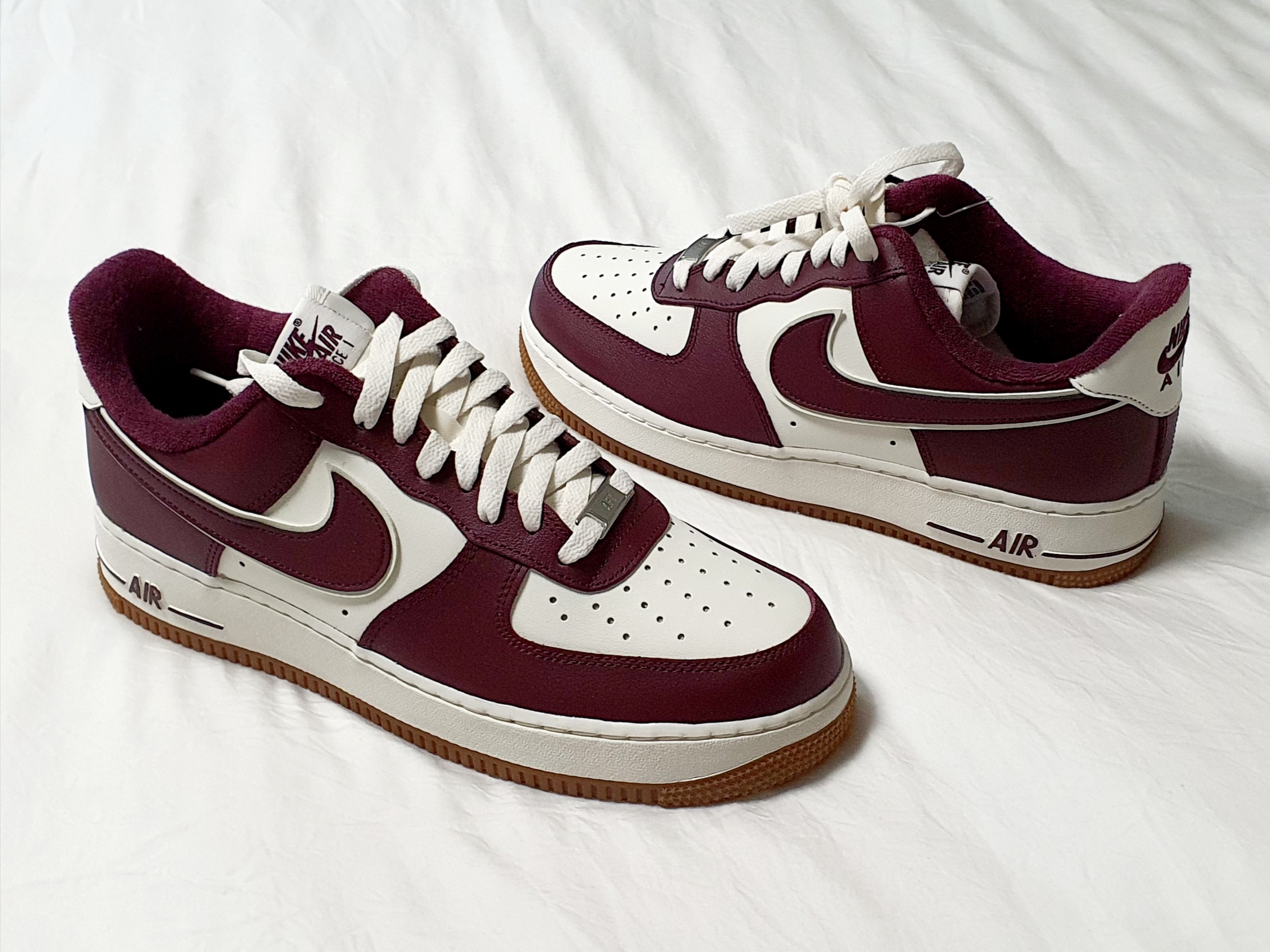 Nike Air Force 1 '07 LV8 Night Maroon, Nike Air Force 1 '07 LV8 Midnight Navy 착용 스타일 - 1