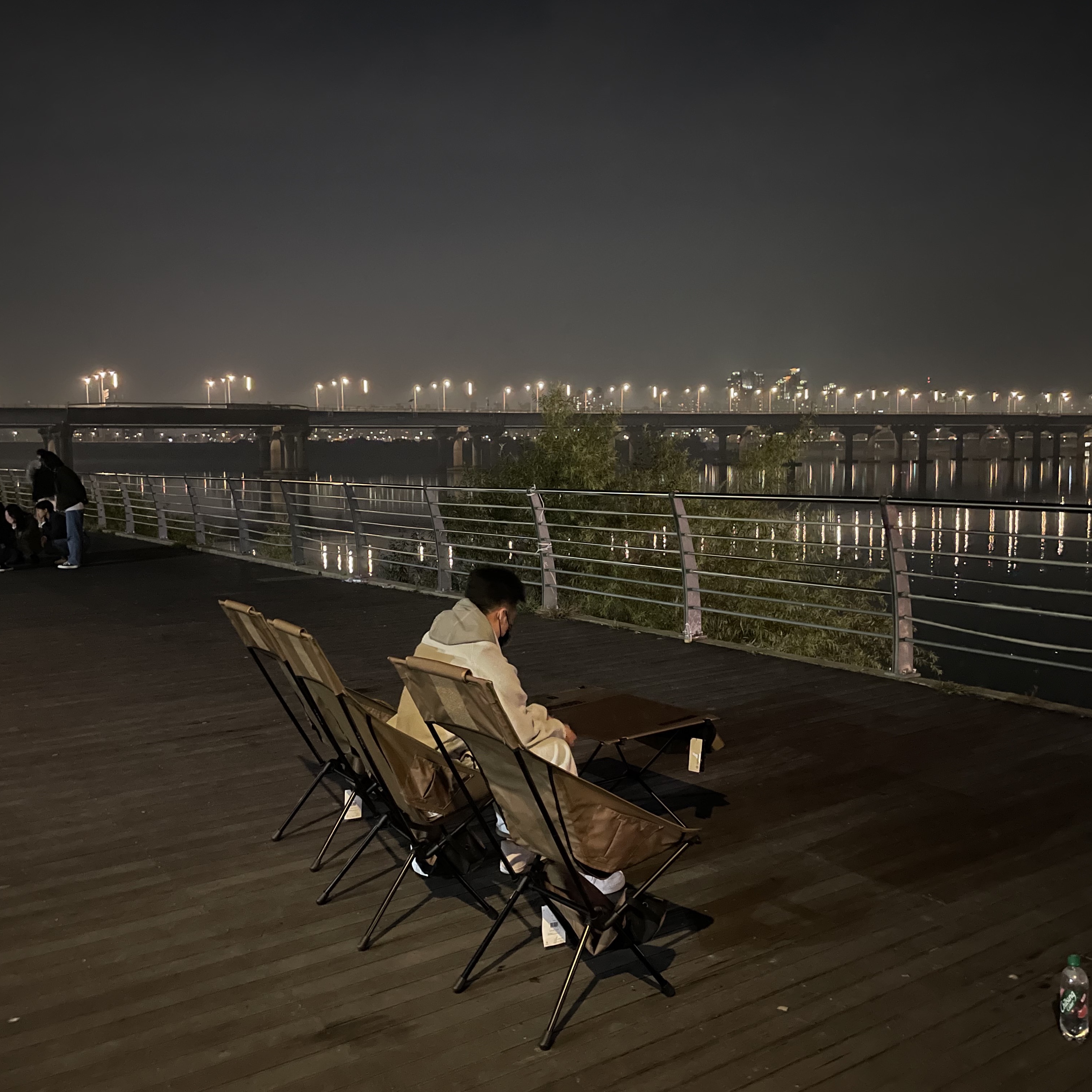 Helinox Tactical Sunset Chair Coyote Tan, Helinox Tactical Table M Coyote Tan 착용 스타일