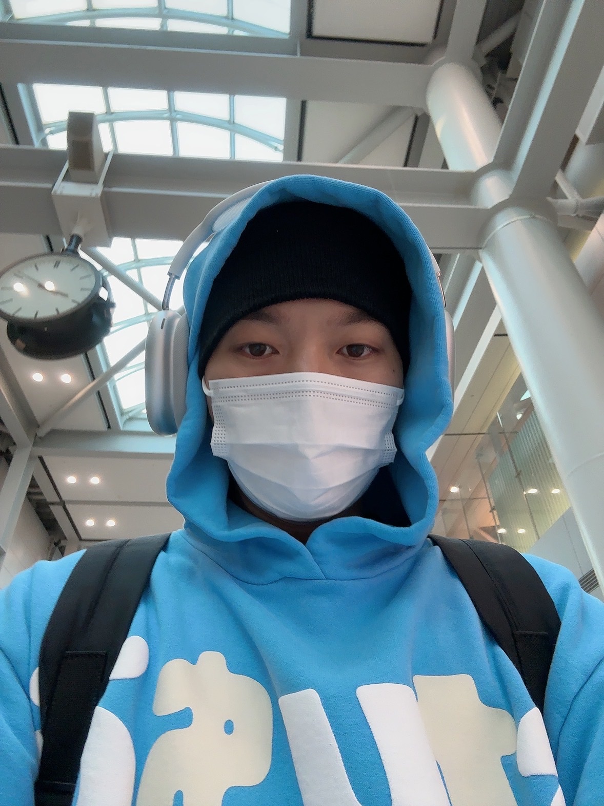 Stussy x Cactus Plant Flea Market 8 Ball Pigment Dyed Hoodie Blue, Apple AirPods Max Lightning Silver (Korean Ver.) 착용 스타일 - 4