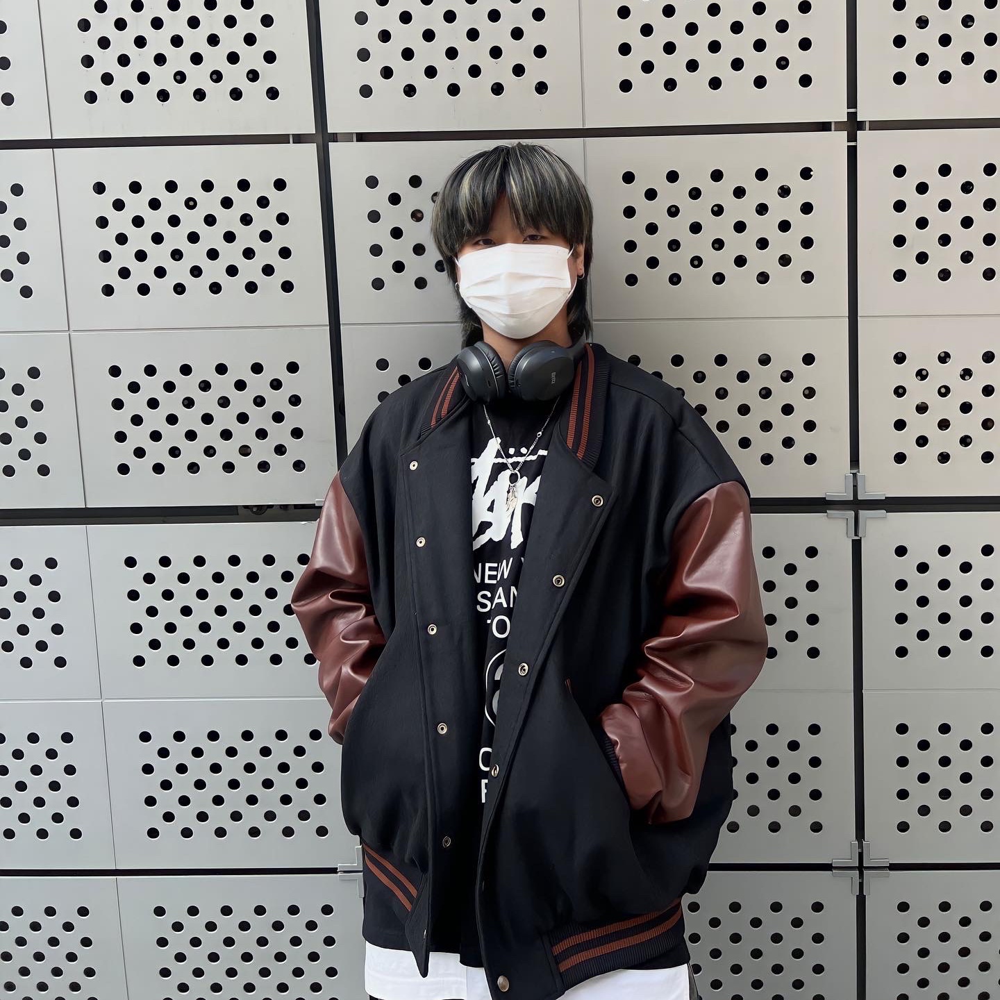 Stussy World Tour T-Shirt Black, Nike Air Force 1 '07 WB Flax 착용 스타일 - 2