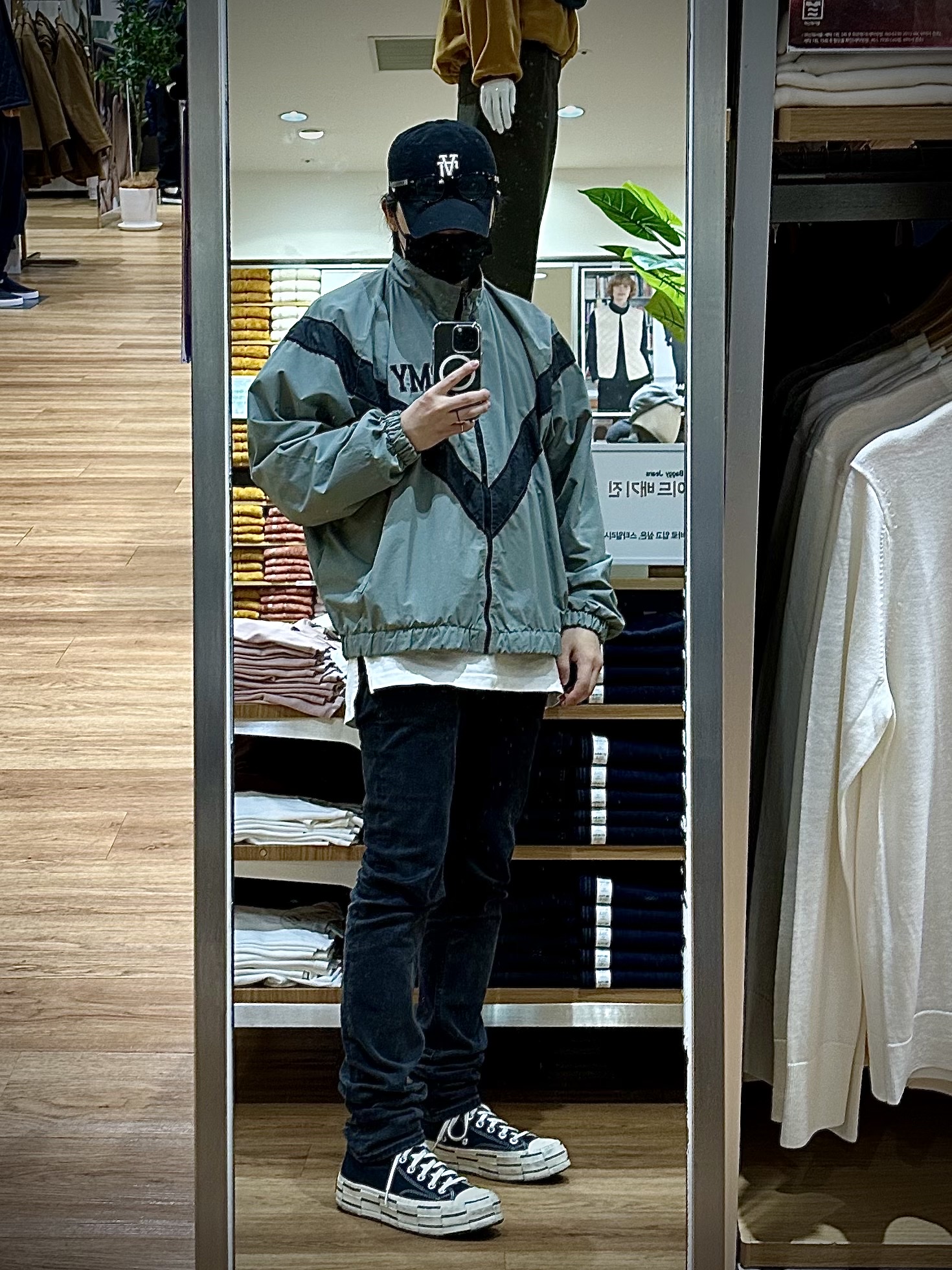 Converse x Brain Dead Chuck 70 Hi Black 착용 스타일 - 2