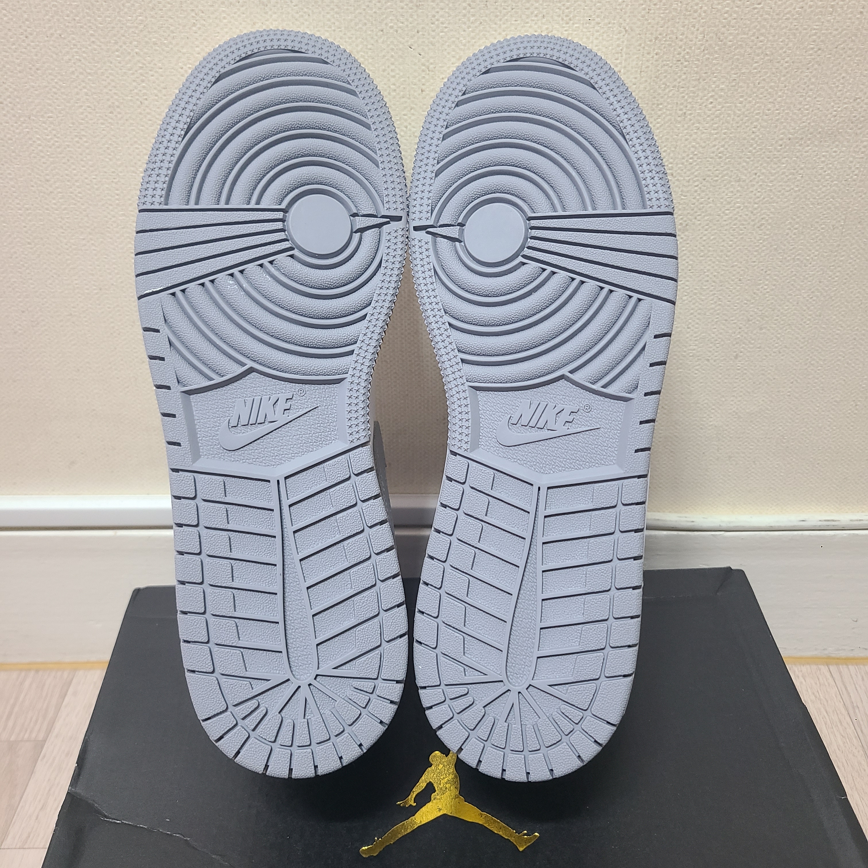 (GS) Jordan 1 Mid White Stealth 착용 스타일 - 2