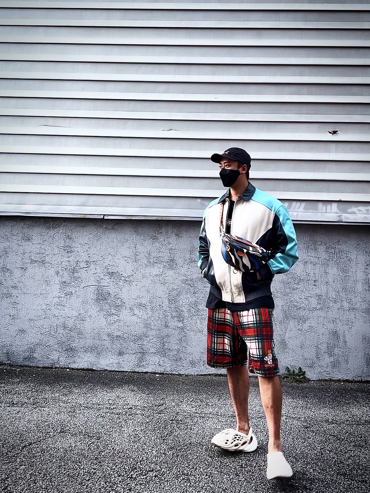 Supreme x Burberry Box Logo T-Shirt Black - 22SS, Supreme Corduroy Shorts Plaid - 22SS 착용 스타일 - 1