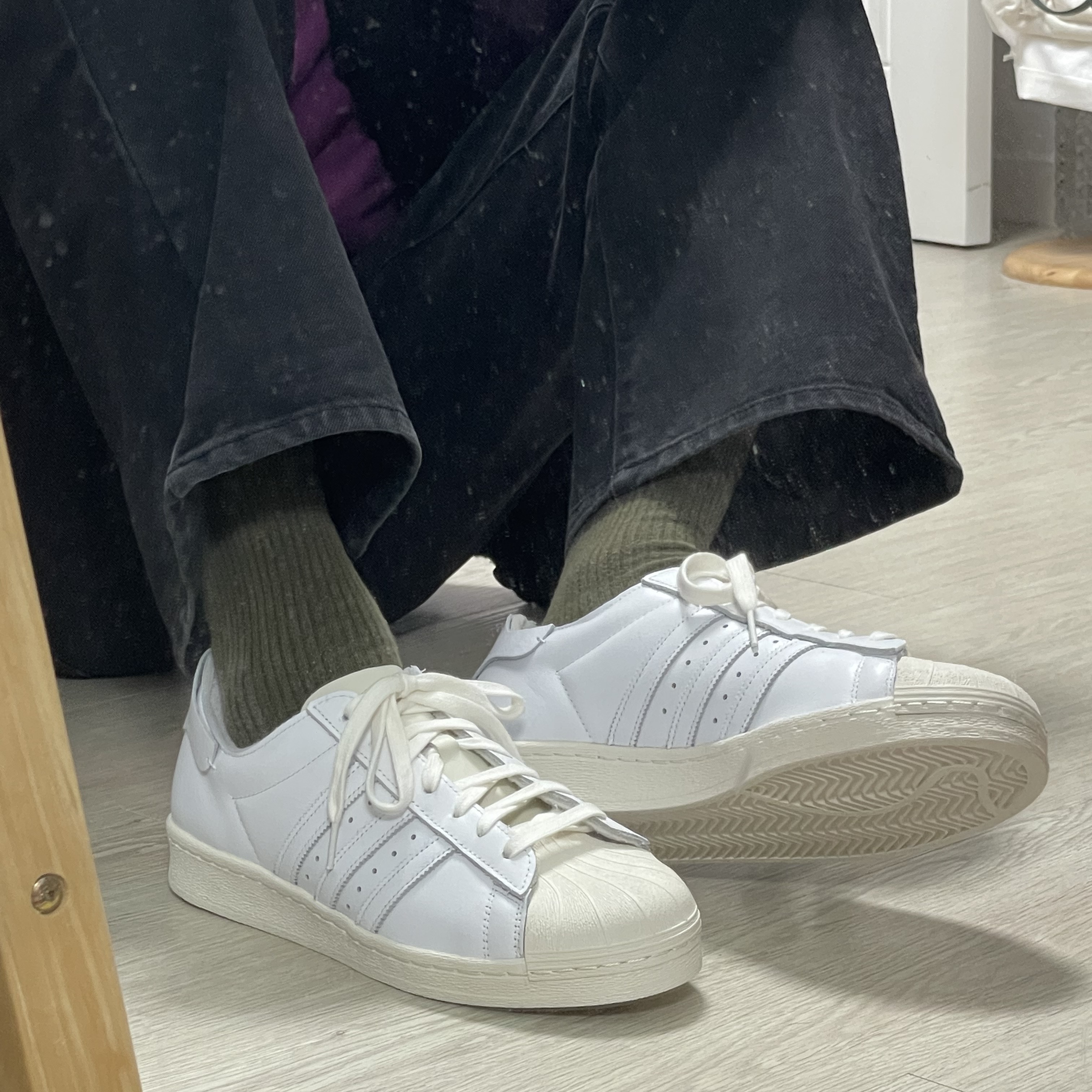 Adidas Superstar 82 Cloud White Off White 착용 스타일 - 2