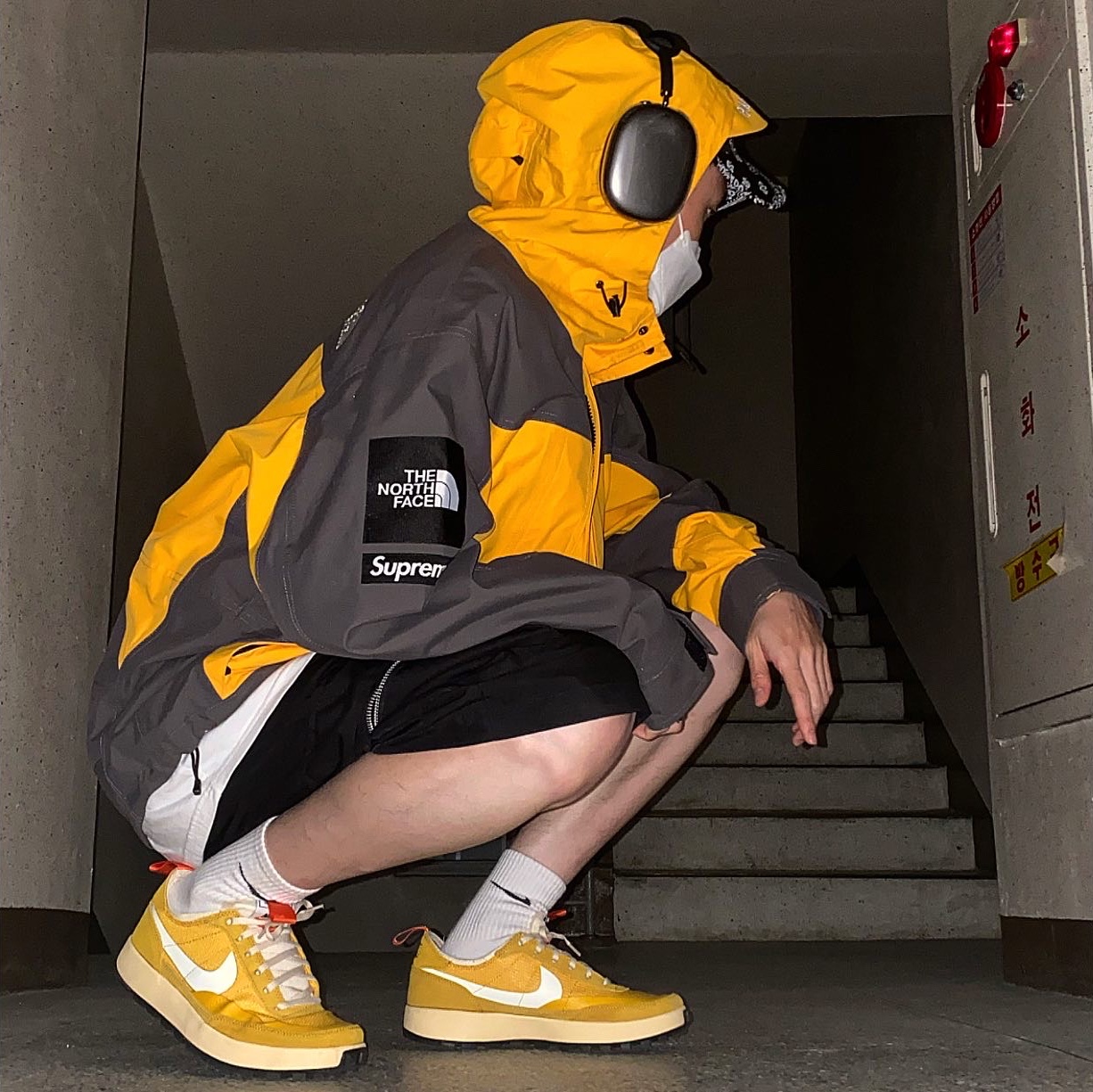 Supreme x The North Face RTG Jacket + Vest Gold - 20SS, Nike x Tom Sachs General Purpose Shoe Archive 착용 스타일
