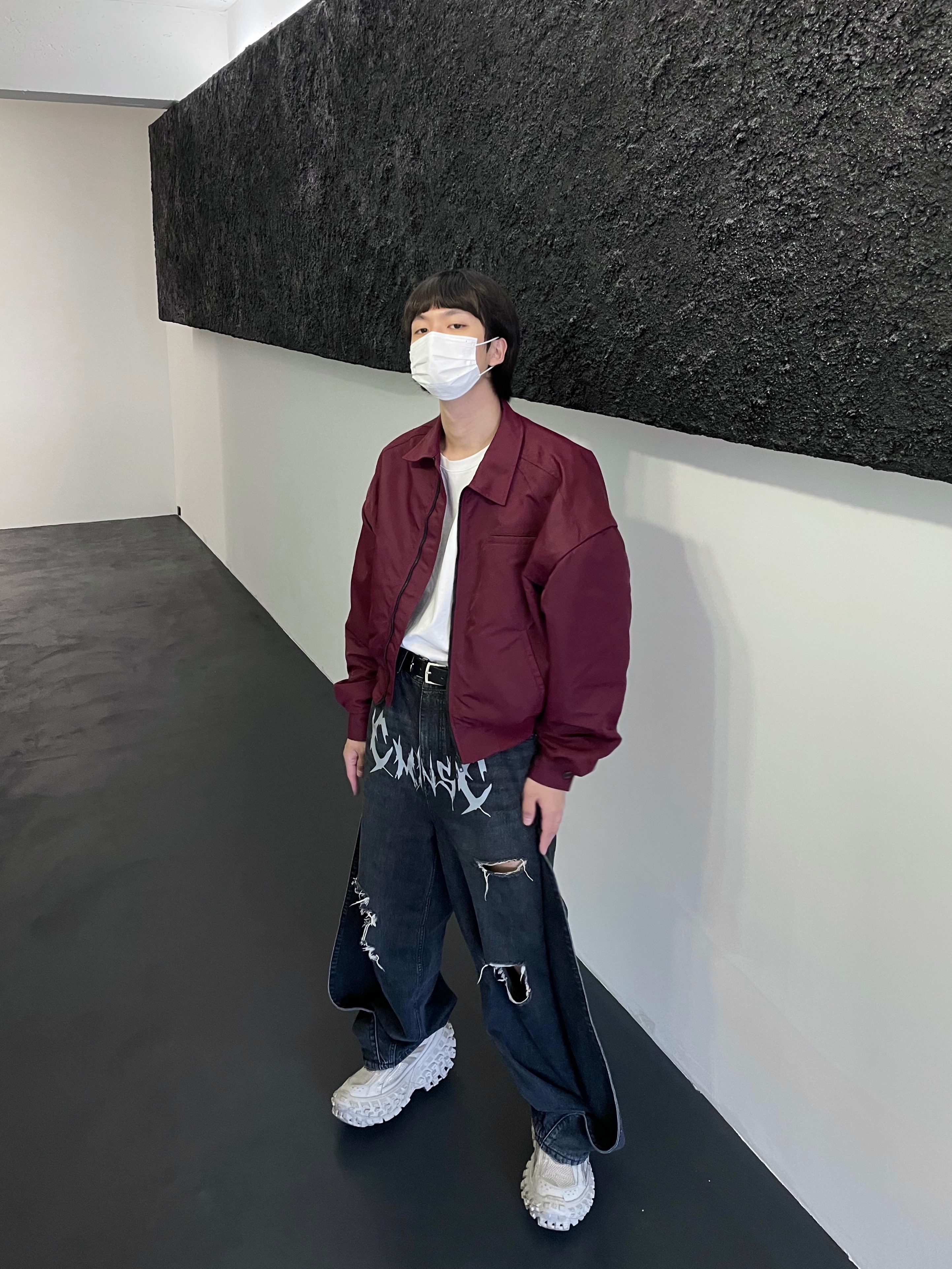 Balenciaga Defender Sneakers Beige 착용 스타일