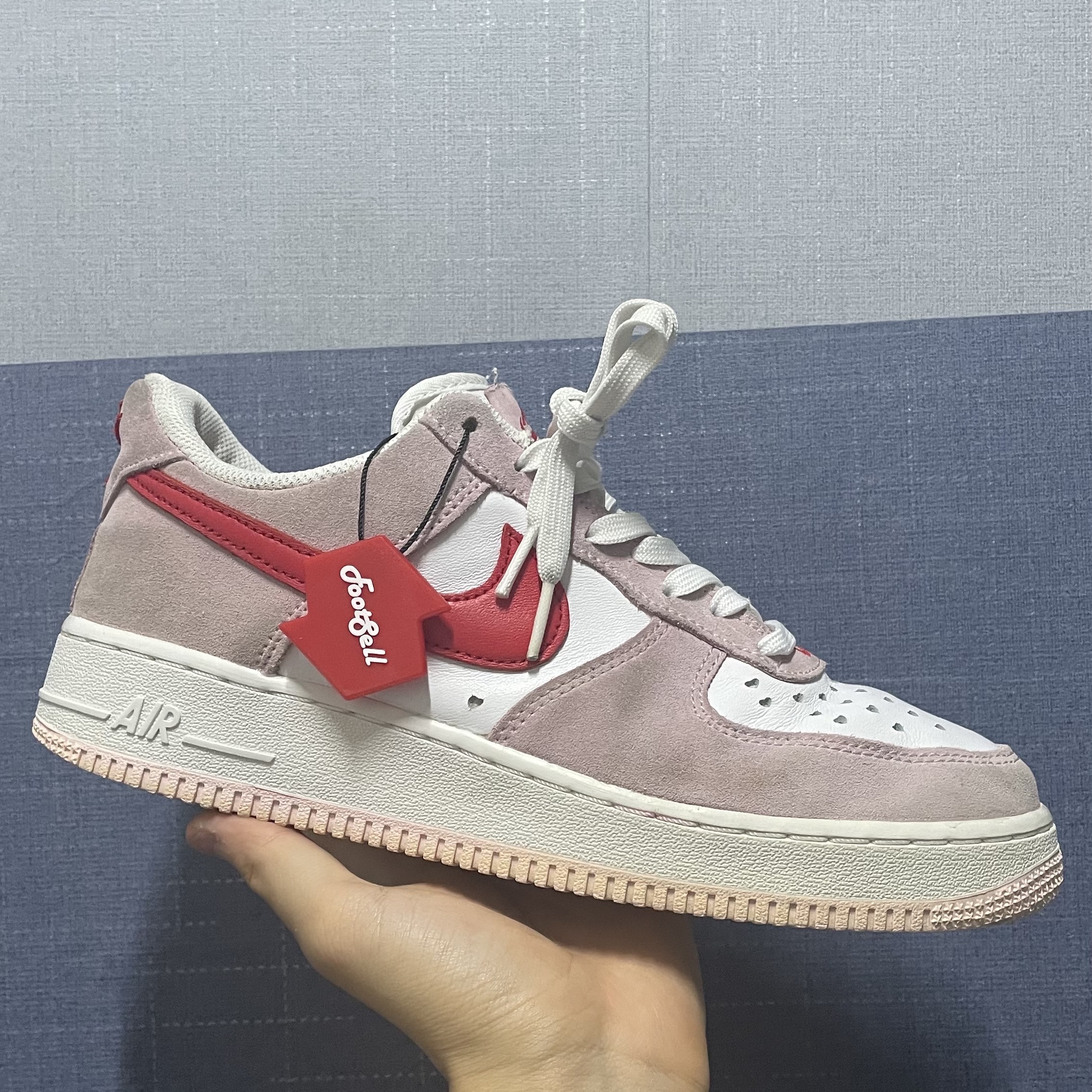Nike Air Force 1 '07 QS Valentine's Day 착용 스타일