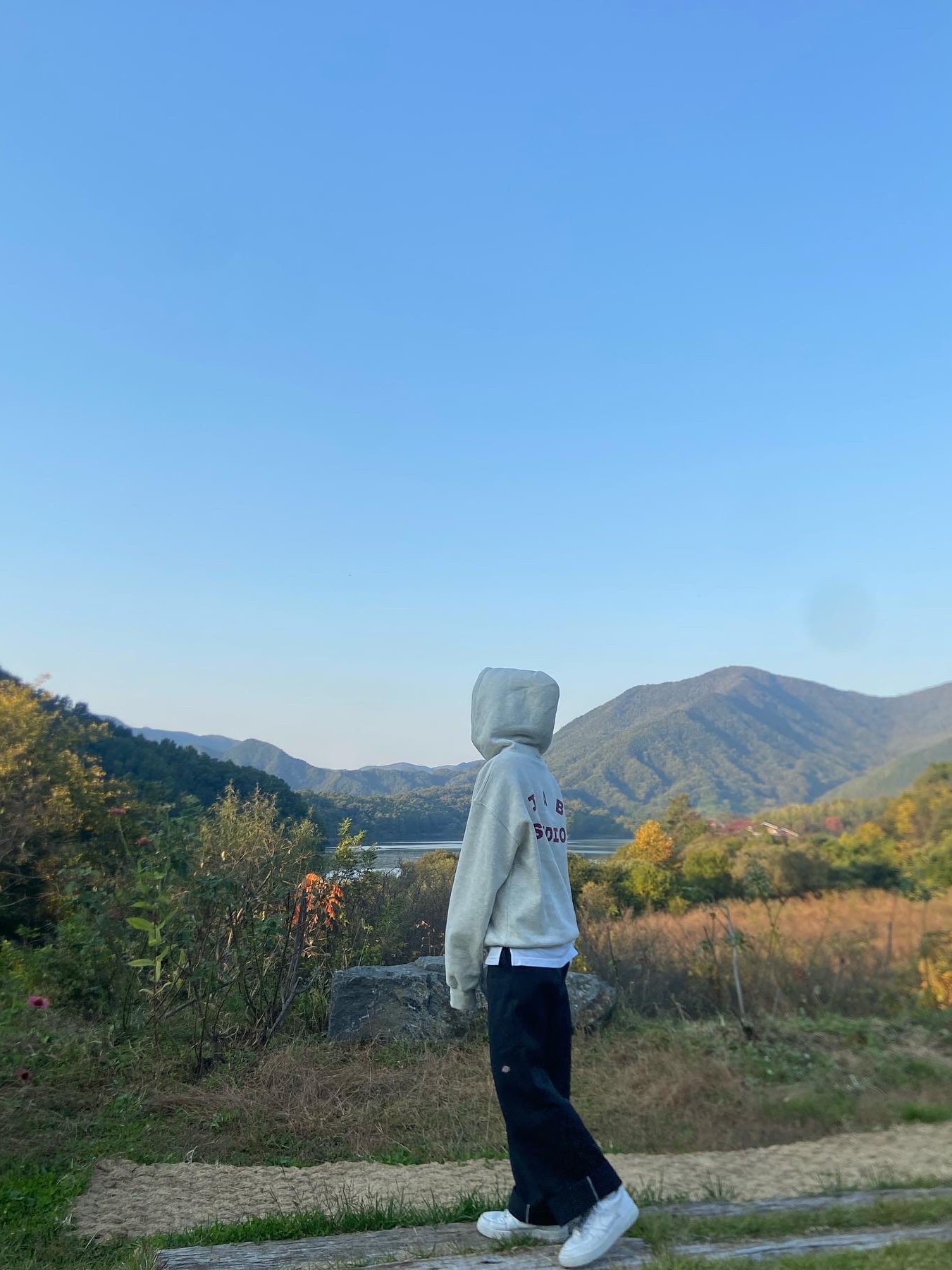 IAB Studio Hoodie Oatmeal Burgundy, (W) Nike Air Force 1 '07 Low White 착용 스타일 - 3