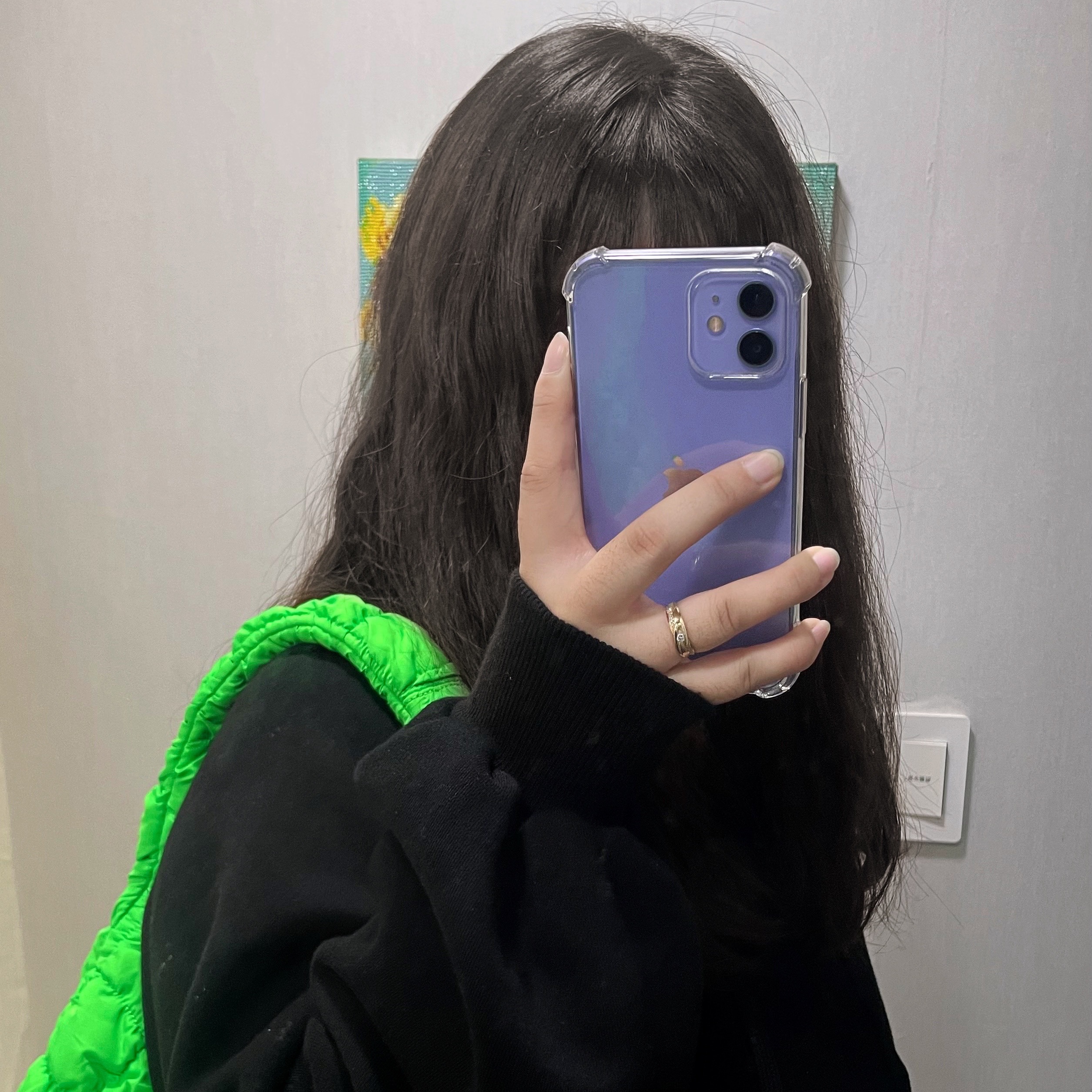 COS Quilted Mini Bag Bright Green 착용 스타일 - 2