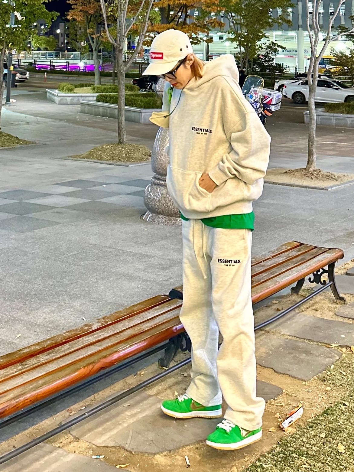 Supreme Military Camp Cap Stone - 22SS, Essentials The Core Collection Hoodie Light Oatmeal 착용 스타일 - 2