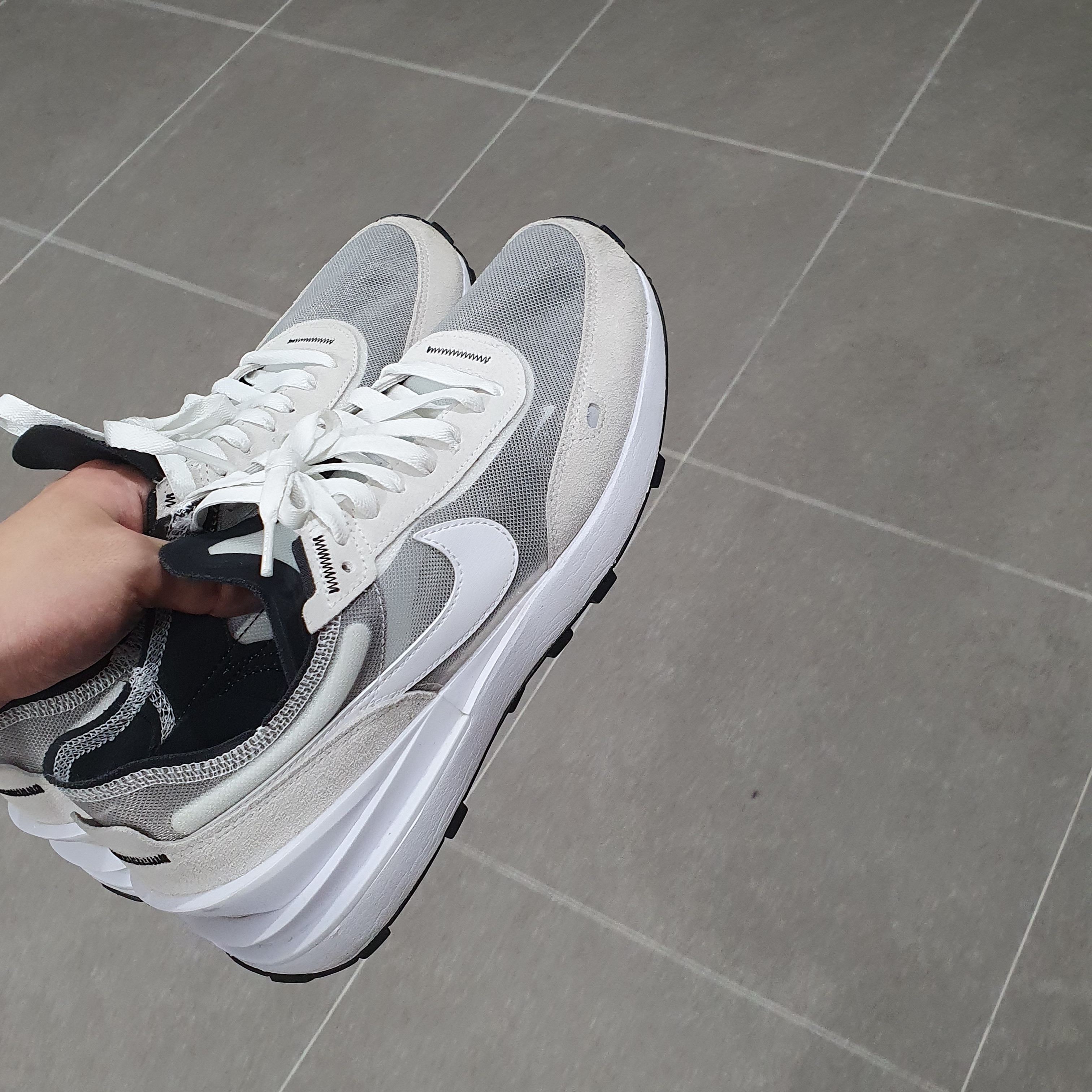 Nike Waffle One Infinite Lilac 착용 스타일