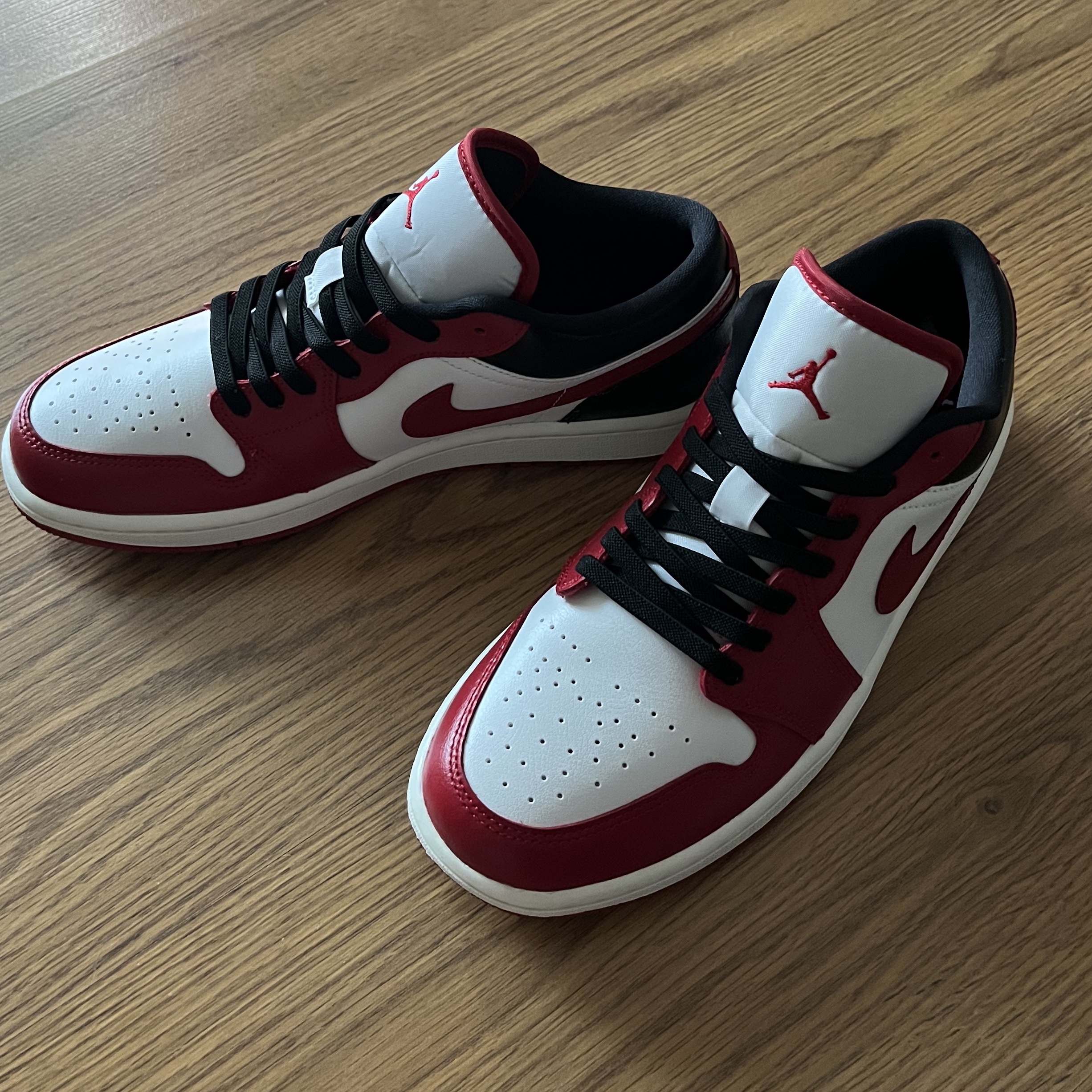 (W) Jordan 1 Low White Gym Red 착용 스타일
