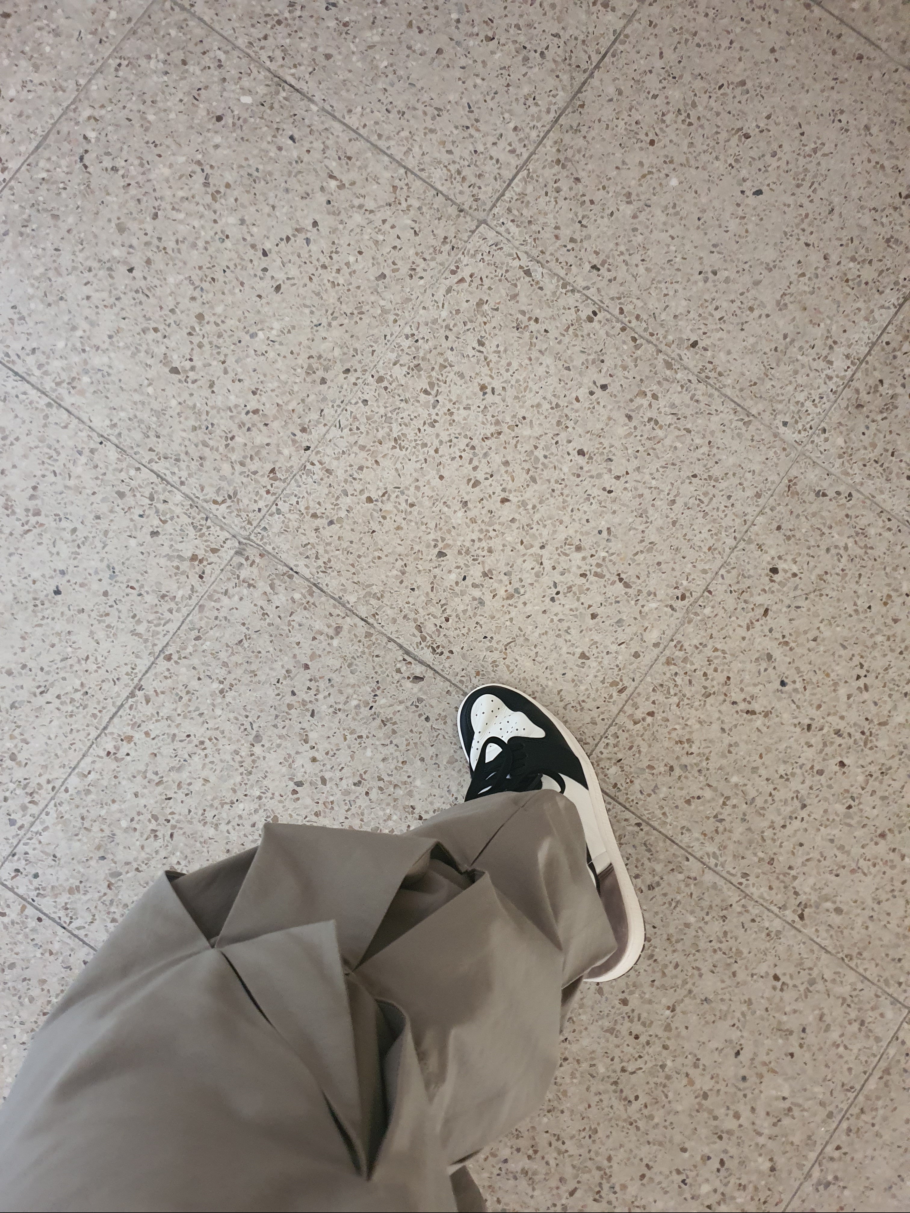 Jordan 1 Retro High OG Black Mocha 착용 스타일