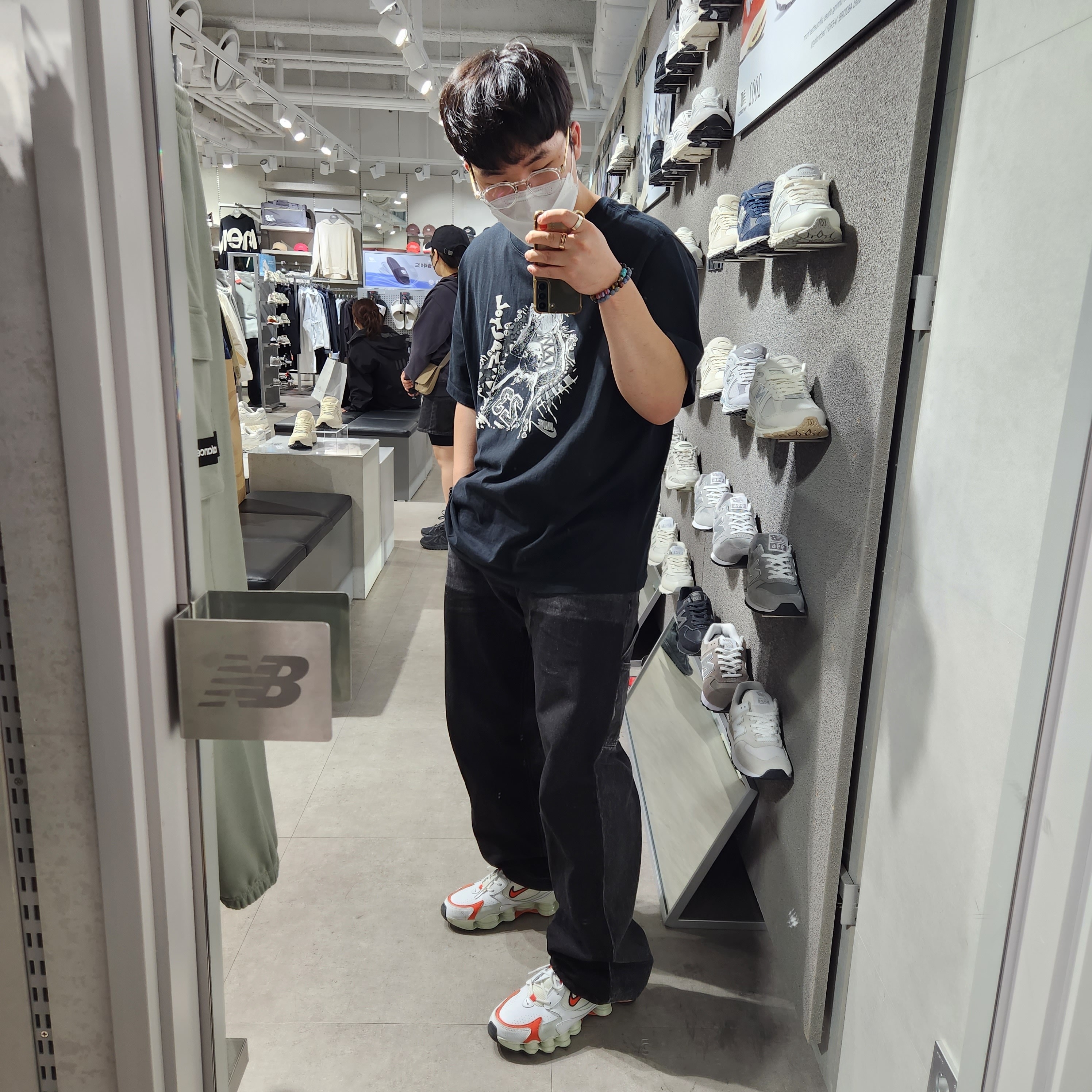 (W) Nike Shox Nova White Red 착용 스타일 - 1