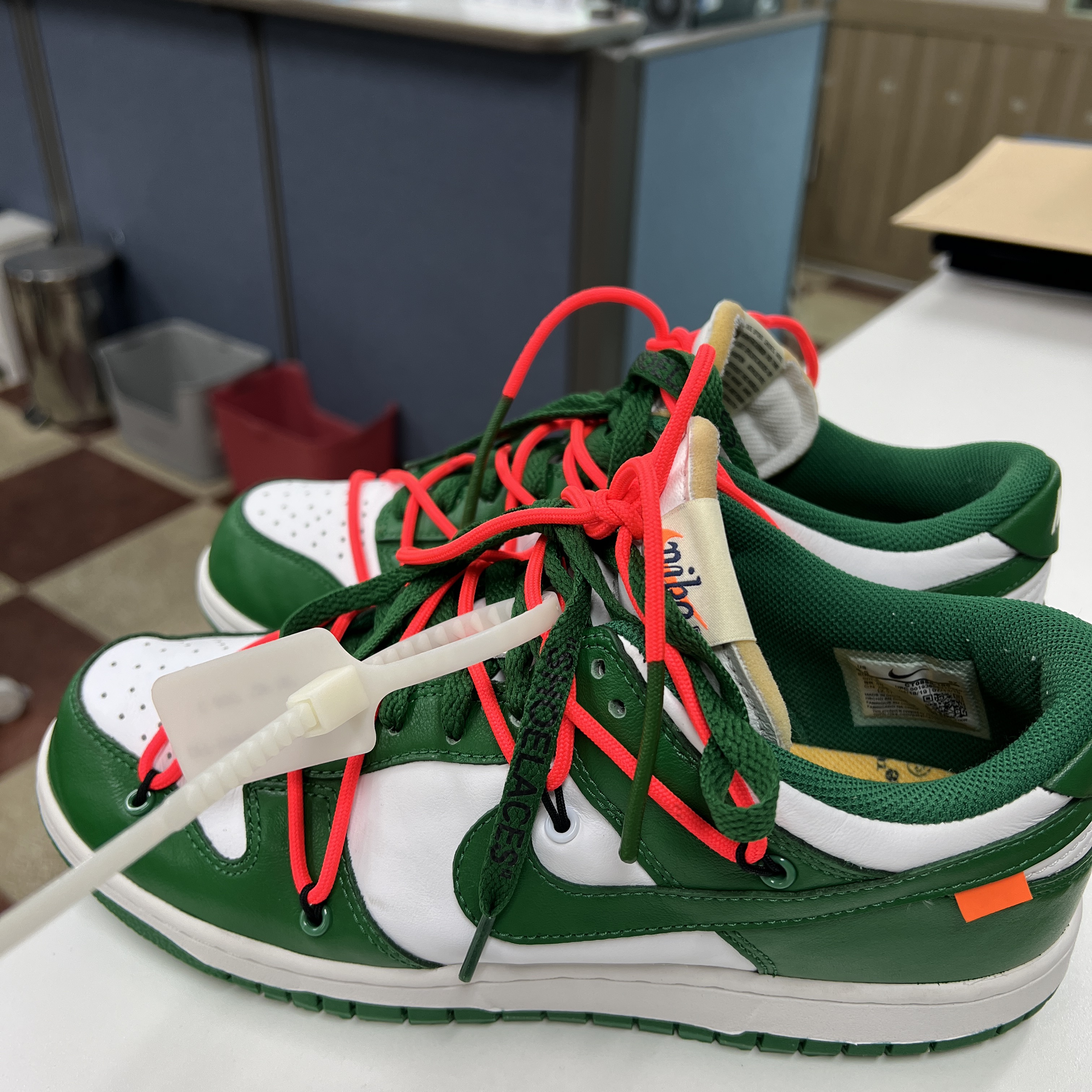 Nike x Off-White Dunk Low Pine Green 착용 스타일 - 2