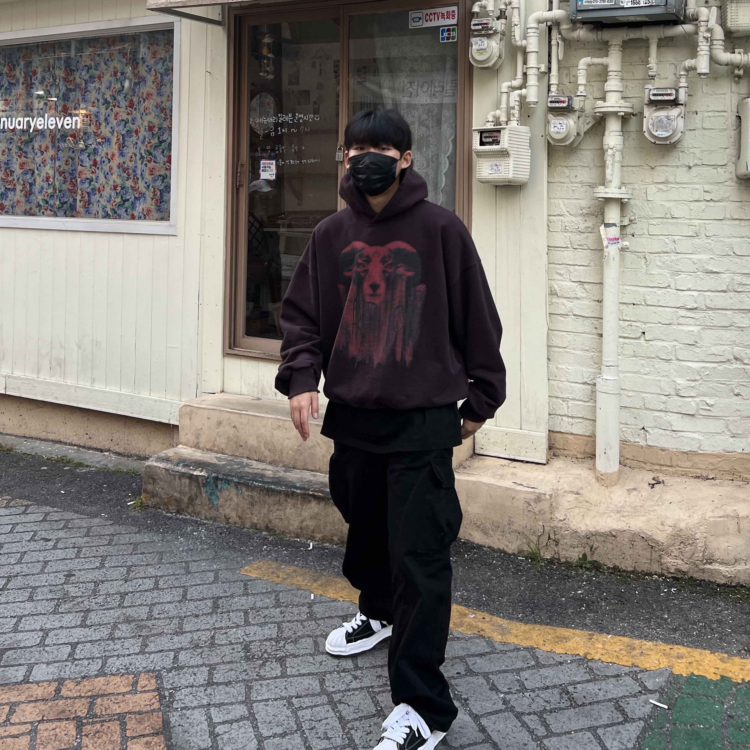 Maison Mihara Yasuhiro Blakey OG Sole Canvas Low-top Sneakers Black White, Undermycar Perdition Oglavaeil Hoodie Ox Blood - 22FW 착용 스타일 - 3