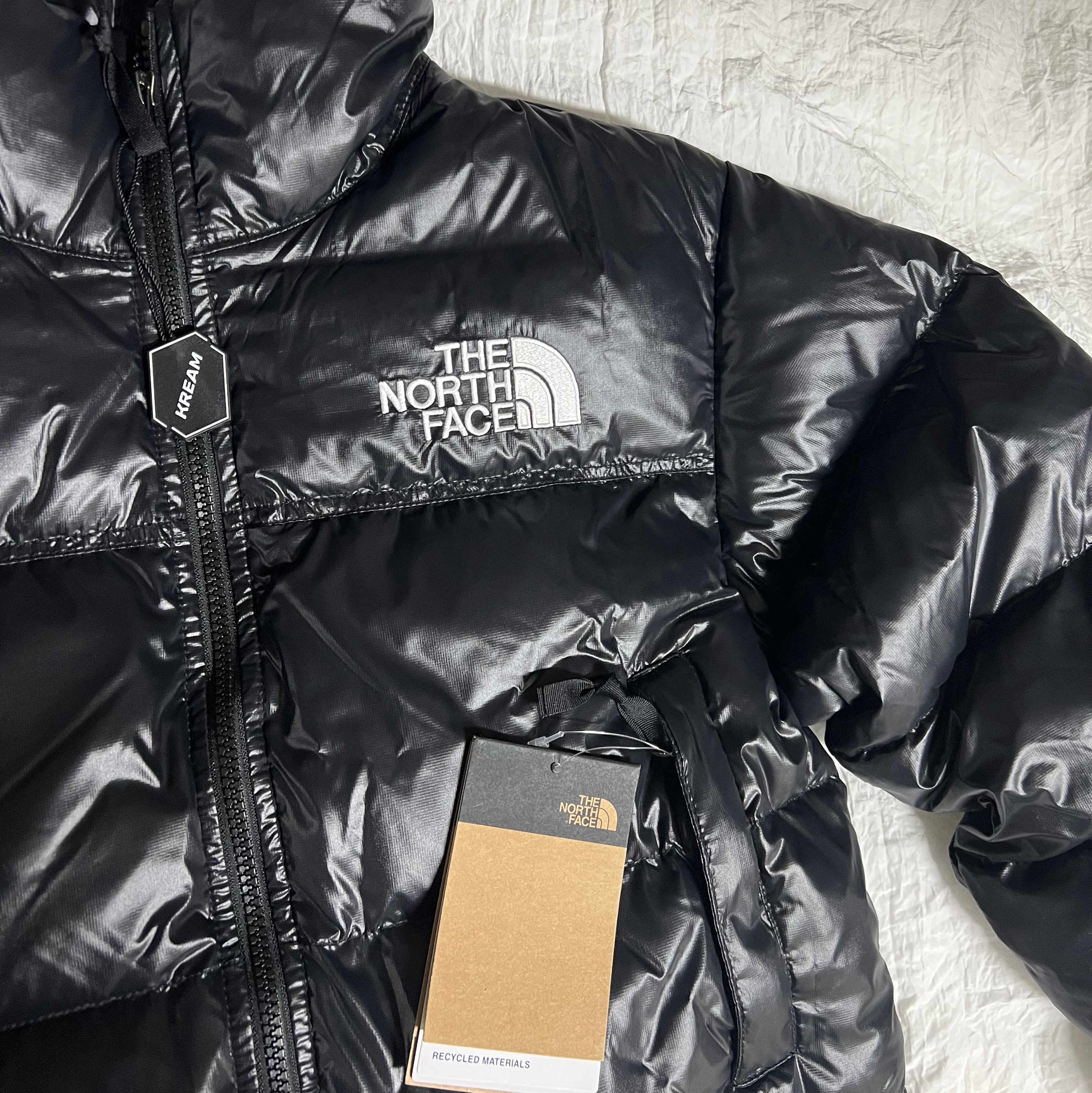 (W) The North Face Nuptse Short Jacket Black 착용 스타일 - 2