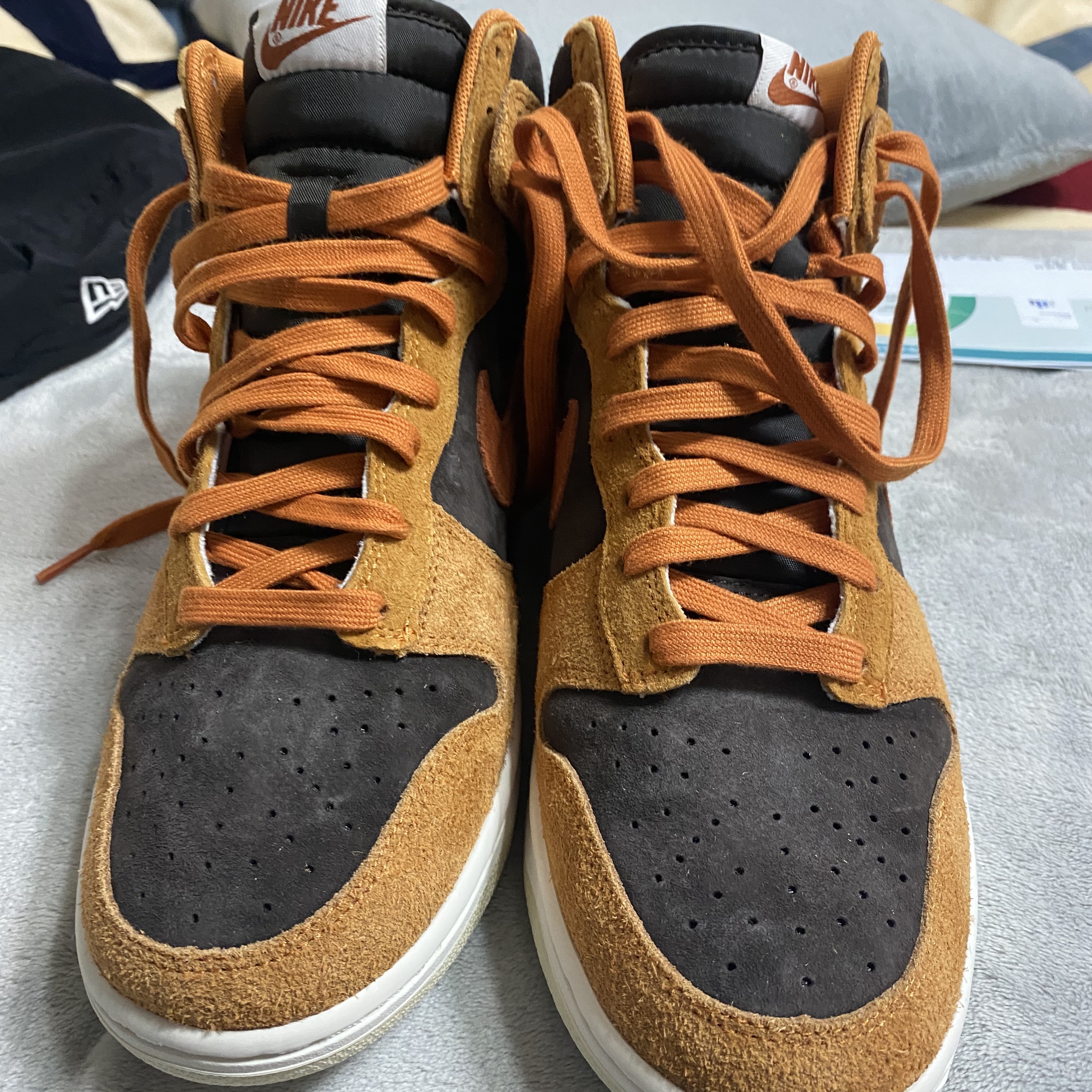 Nike Dunk High Retro PRM Dark Curry 착용 스타일 - 3