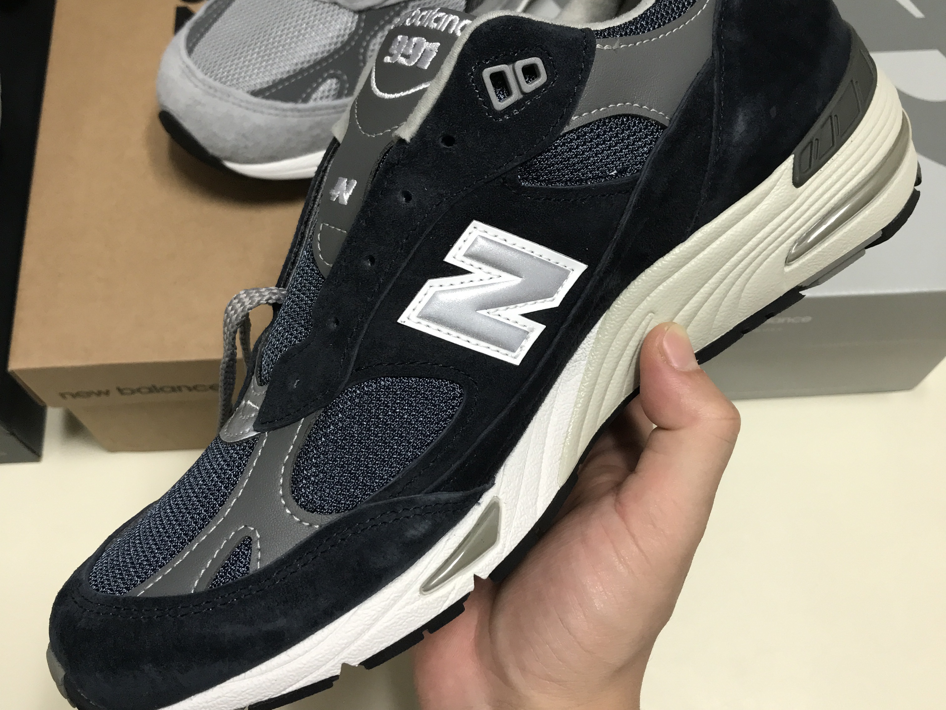 New Balance 993 Made in USA Grey - D Standard, New Balance 991 Made in UK Navy 착용 스타일 - 2