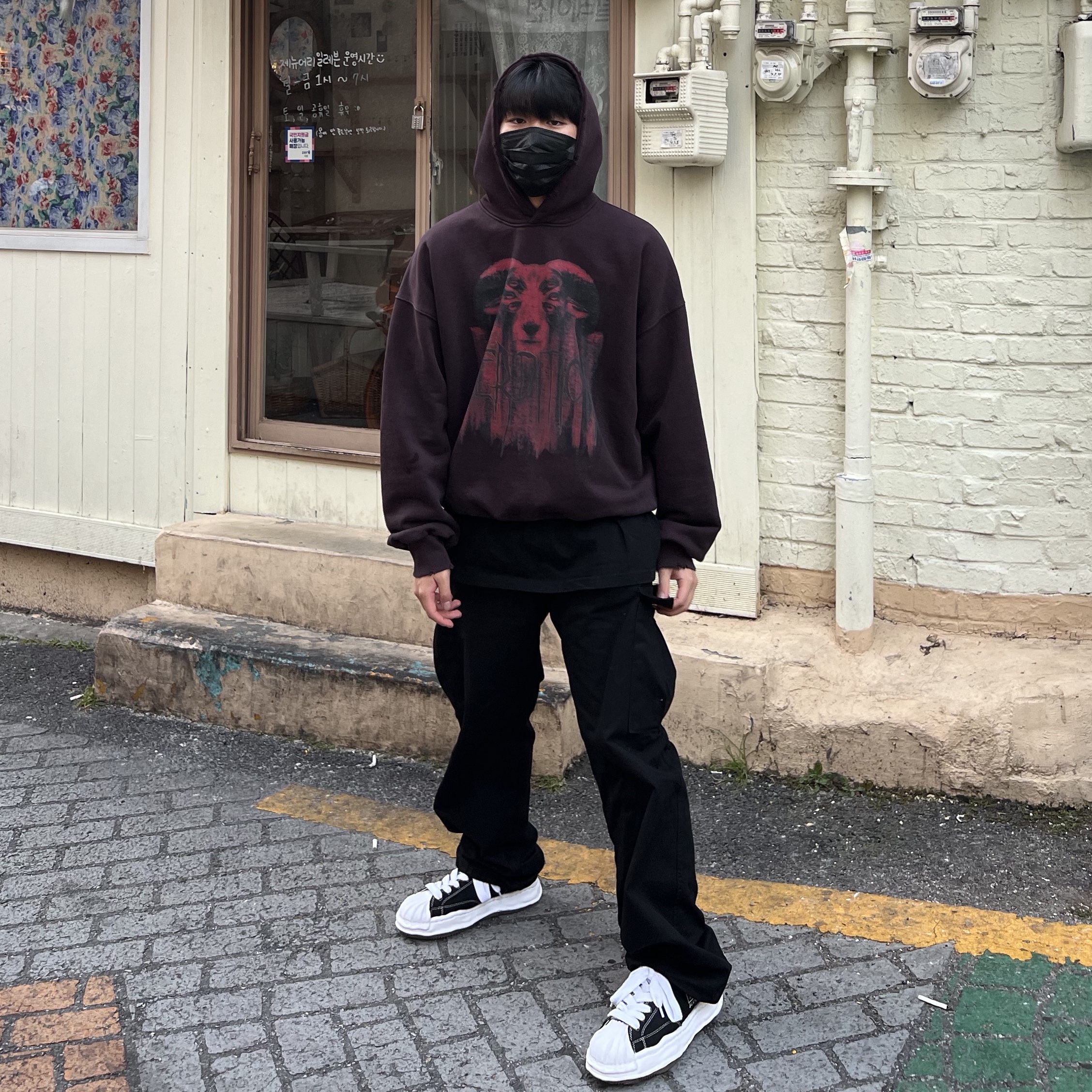 Maison Mihara Yasuhiro Blakey OG Sole Canvas Low-top Sneakers Black White, Undermycar Perdition Oglavaeil Hoodie Ox Blood - 22FW 착용 스타일 - 1