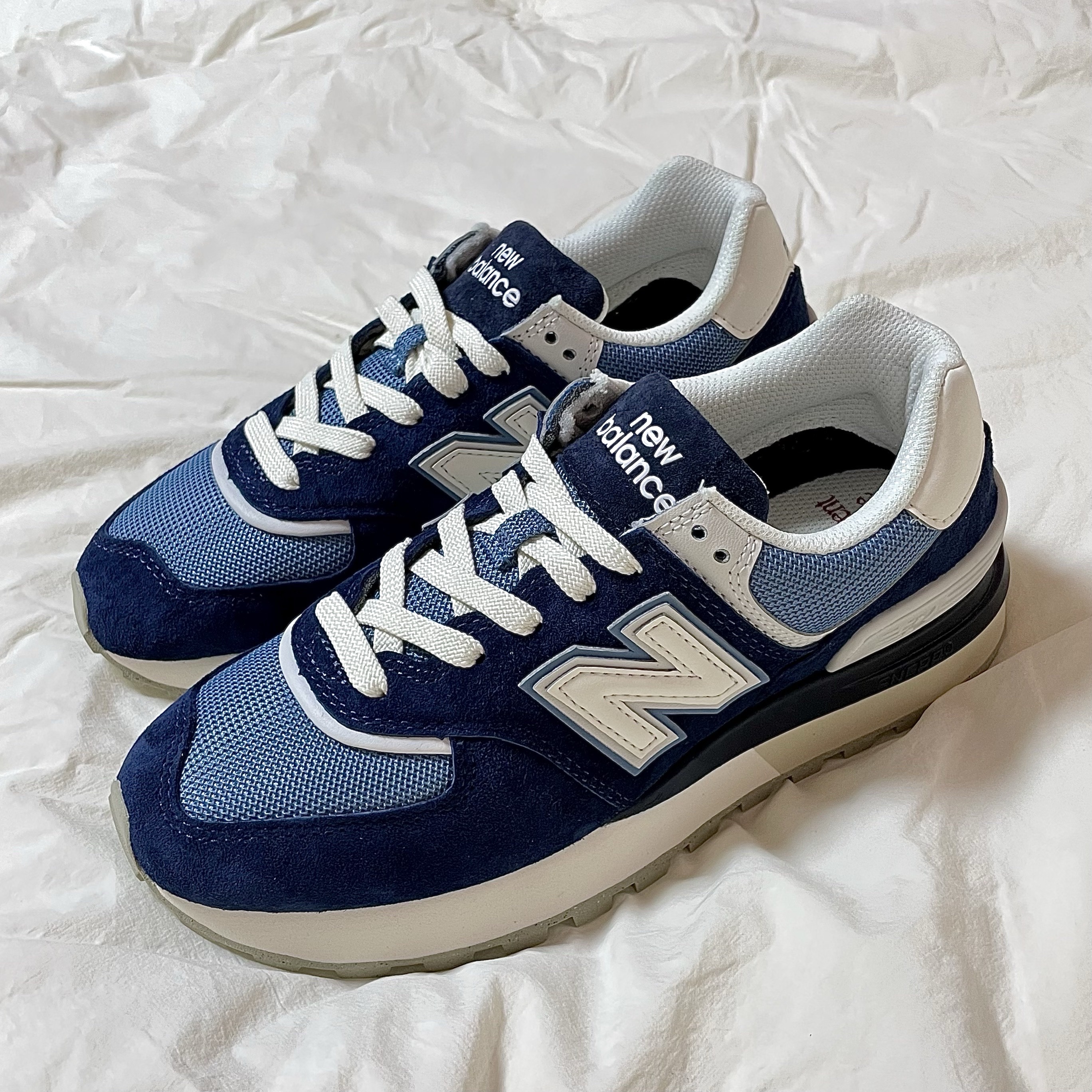 New Balance 574 Legacy Navy Sea Salt 착용 스타일 - 3