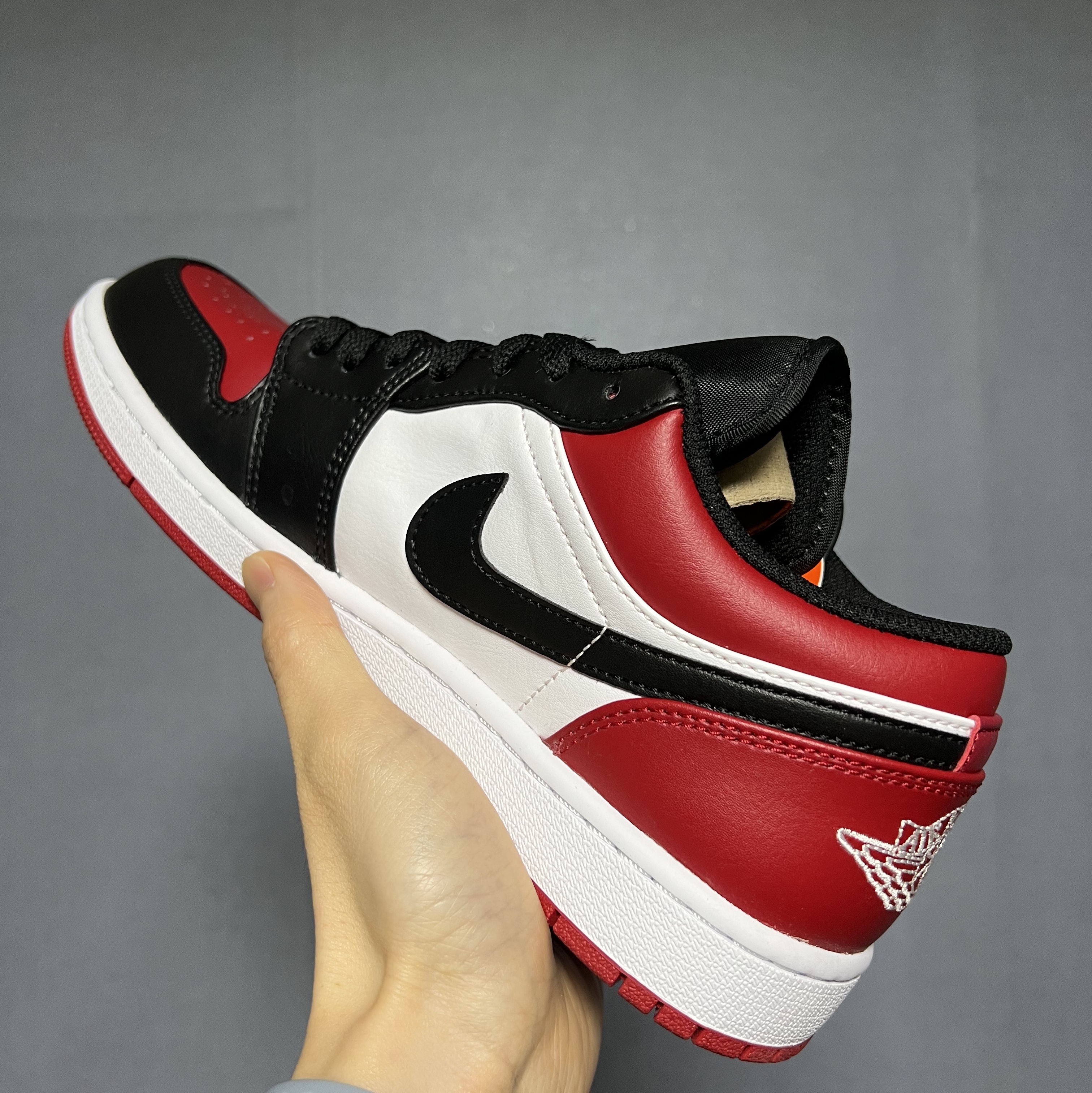 Jordan 1 Low Bred Toe 착용 스타일 - 2