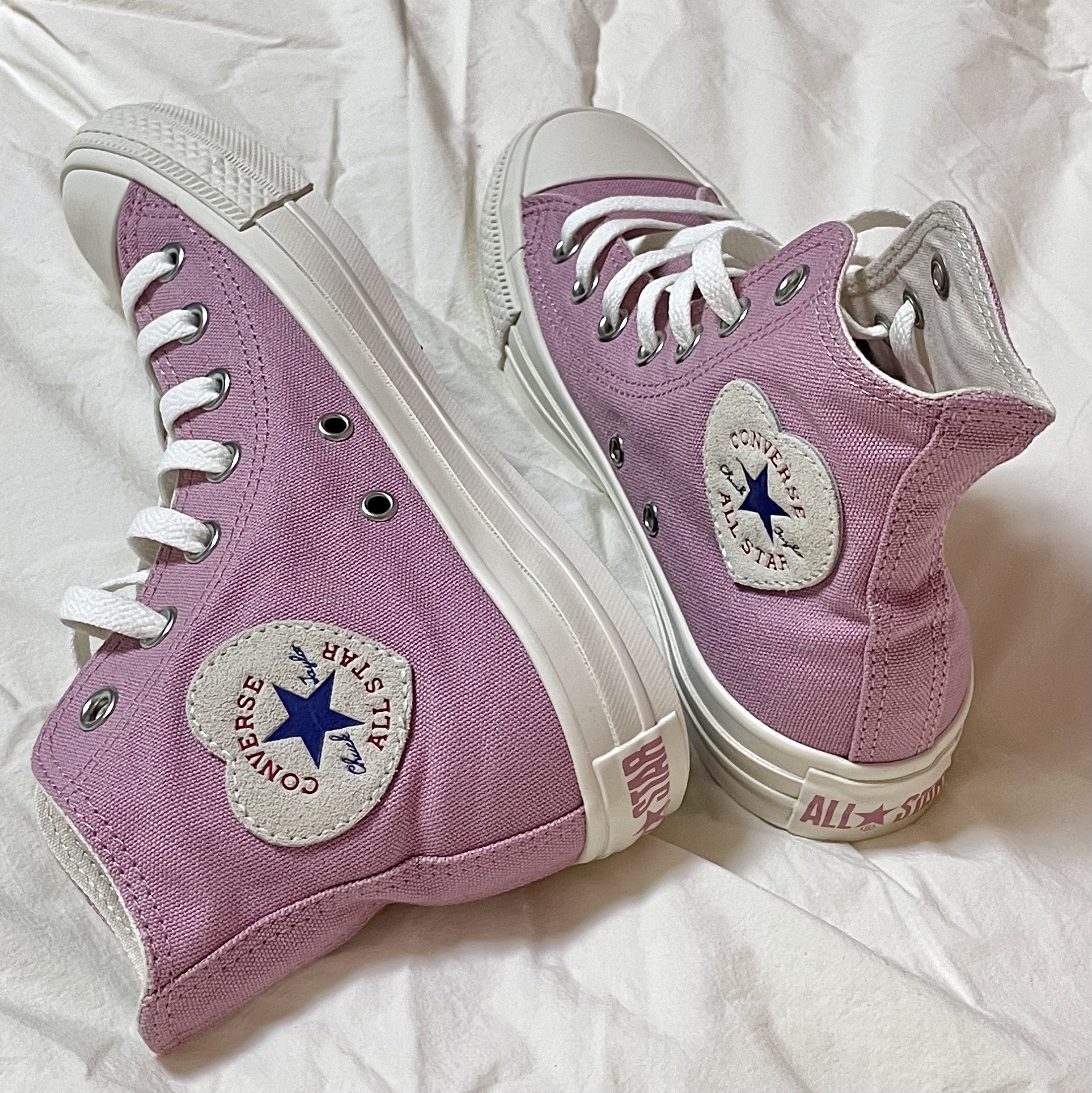 Converse Chuck Taylor All Star Heartpatch Hi Orchid 착용 스타일 - 2